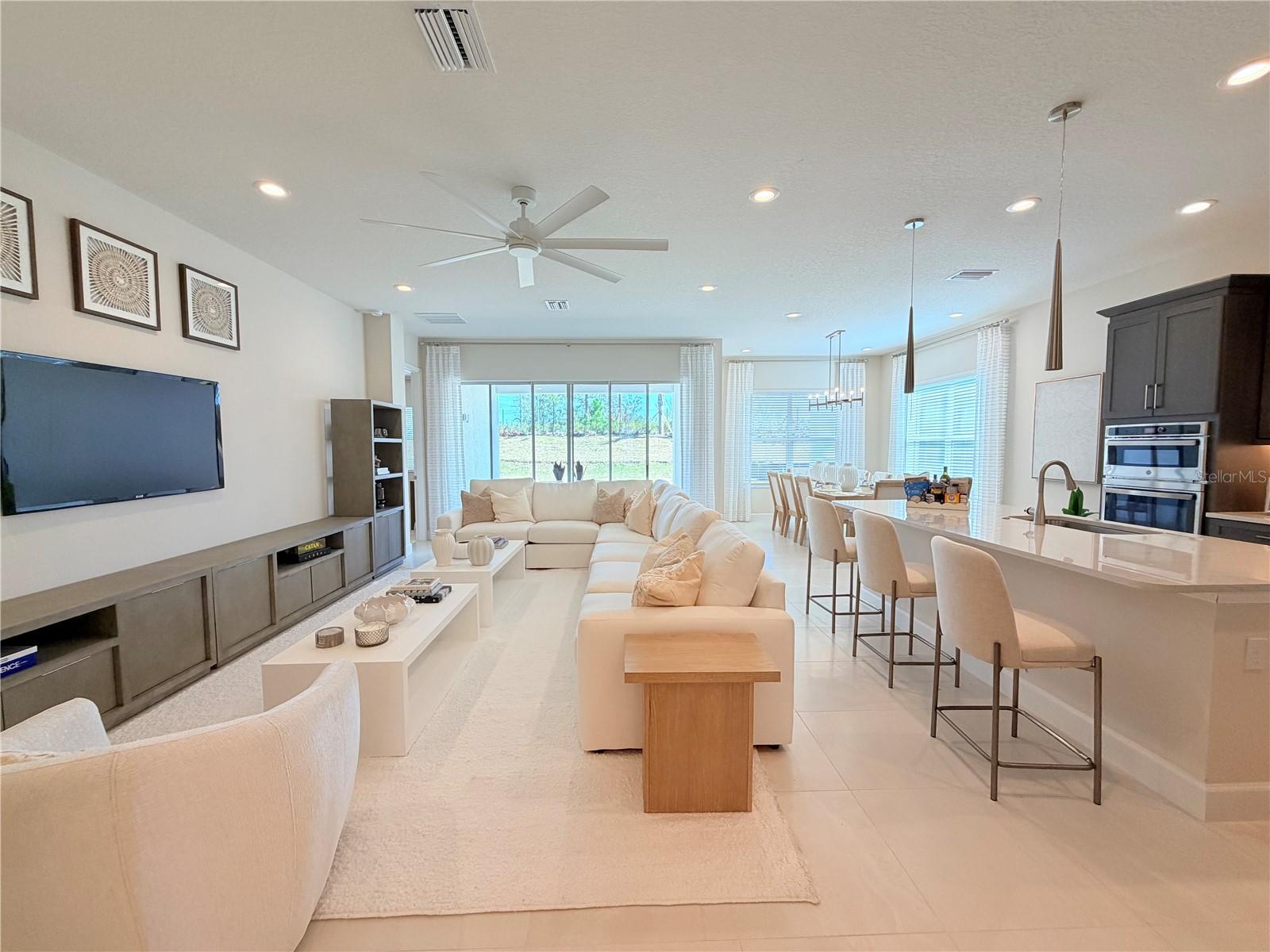 Image 7 of 32 For 32700 Neroli Street