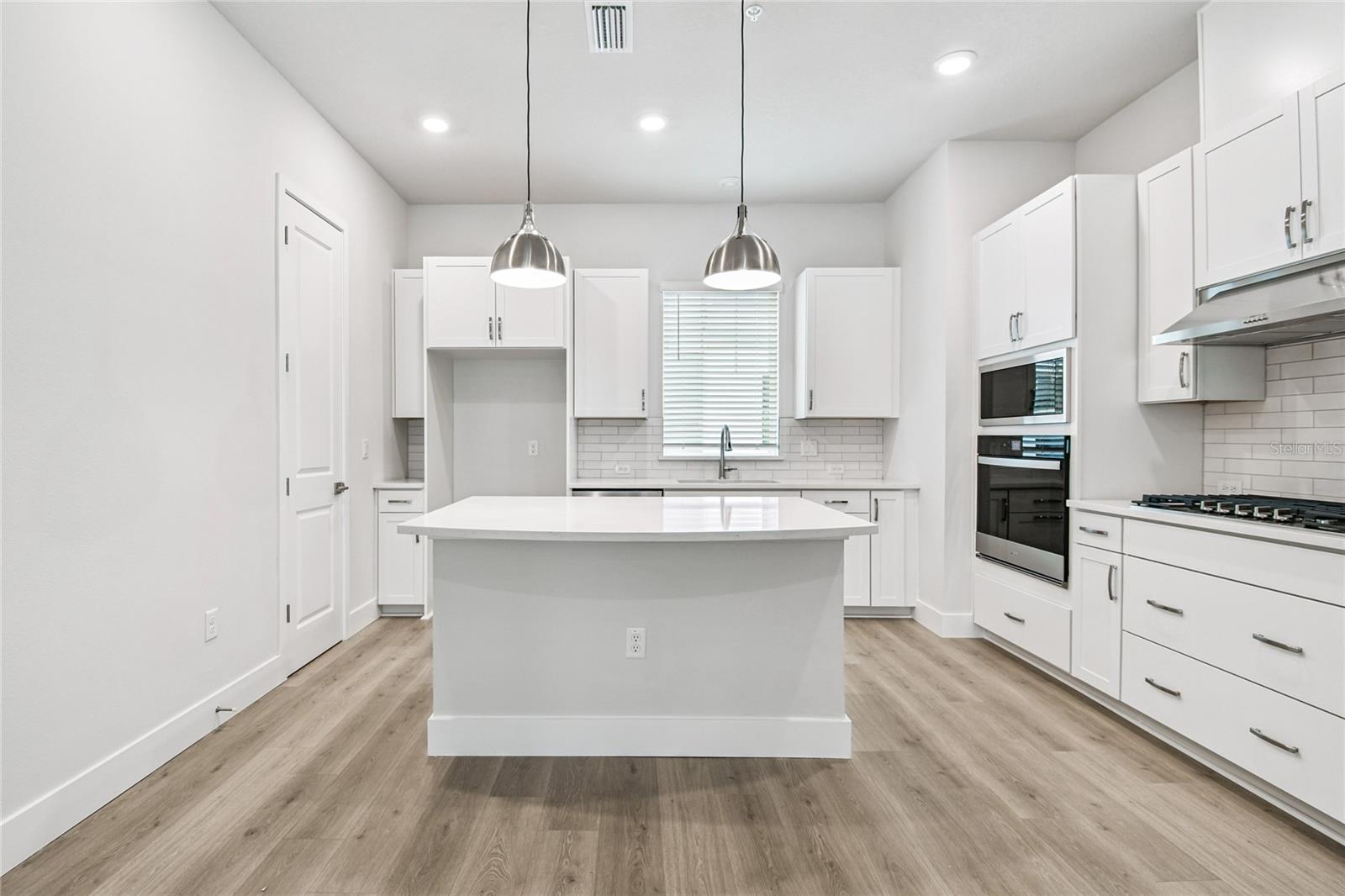 Image 7 of 44 For 3125 4th Terrace N