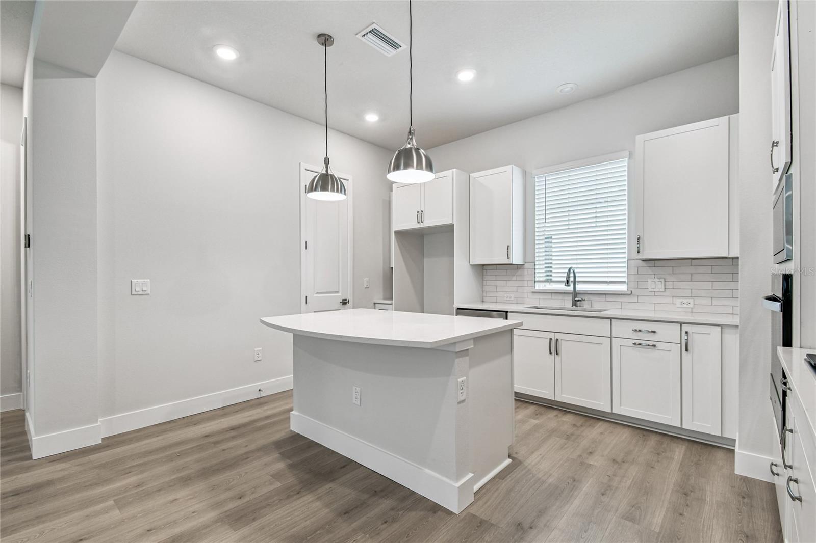 Image 8 of 44 For 3125 4th Terrace N