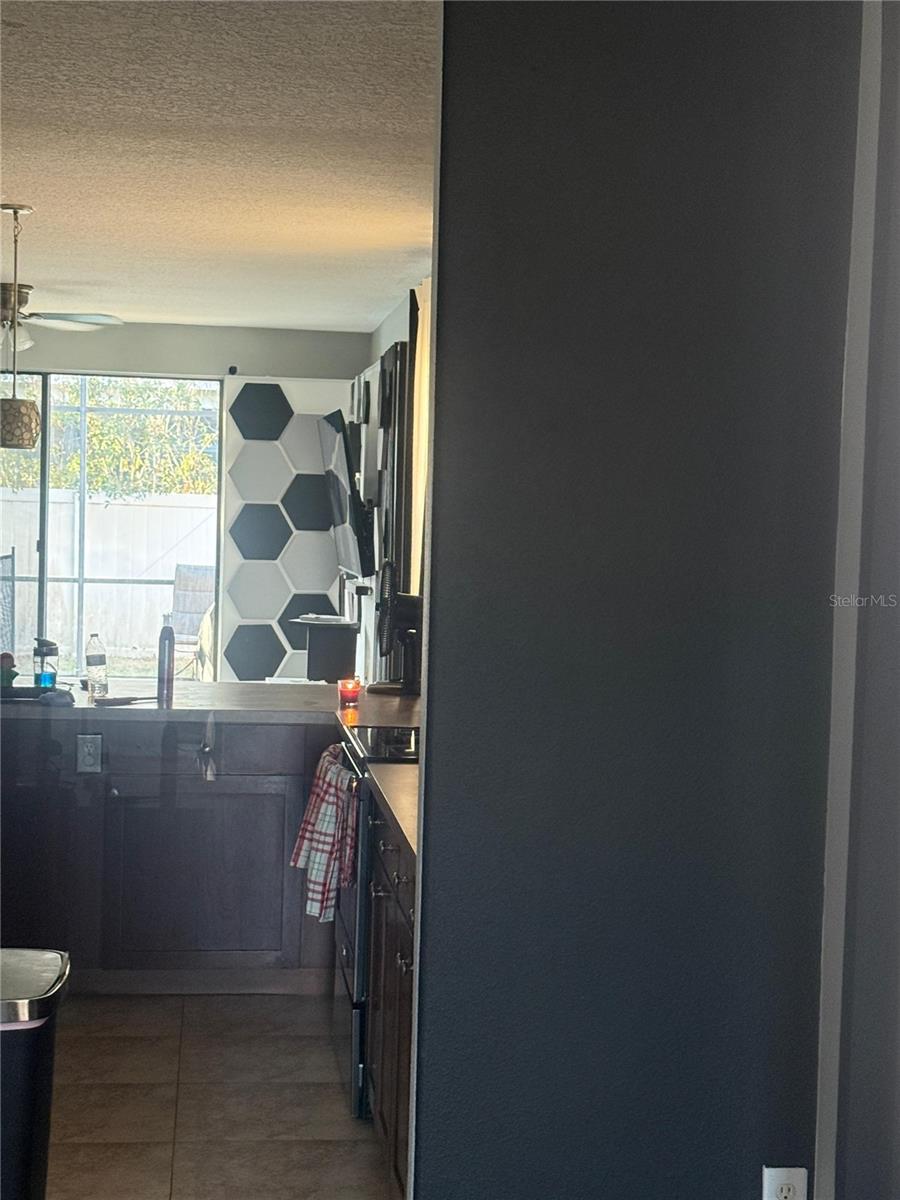 Image 4 of 10 For 3042 Camino Real Drive S