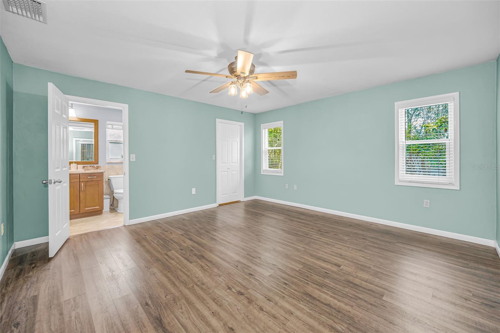 Image 28 of 58 For 1889 Mourning Dove Drive