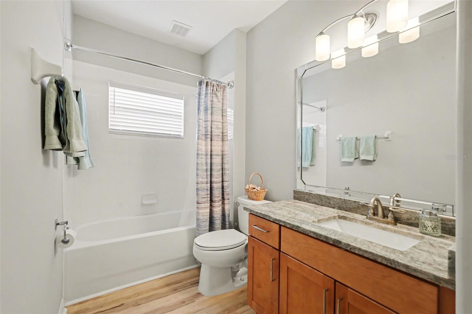 Image 25 of 39 For 11201 Green Park Circle