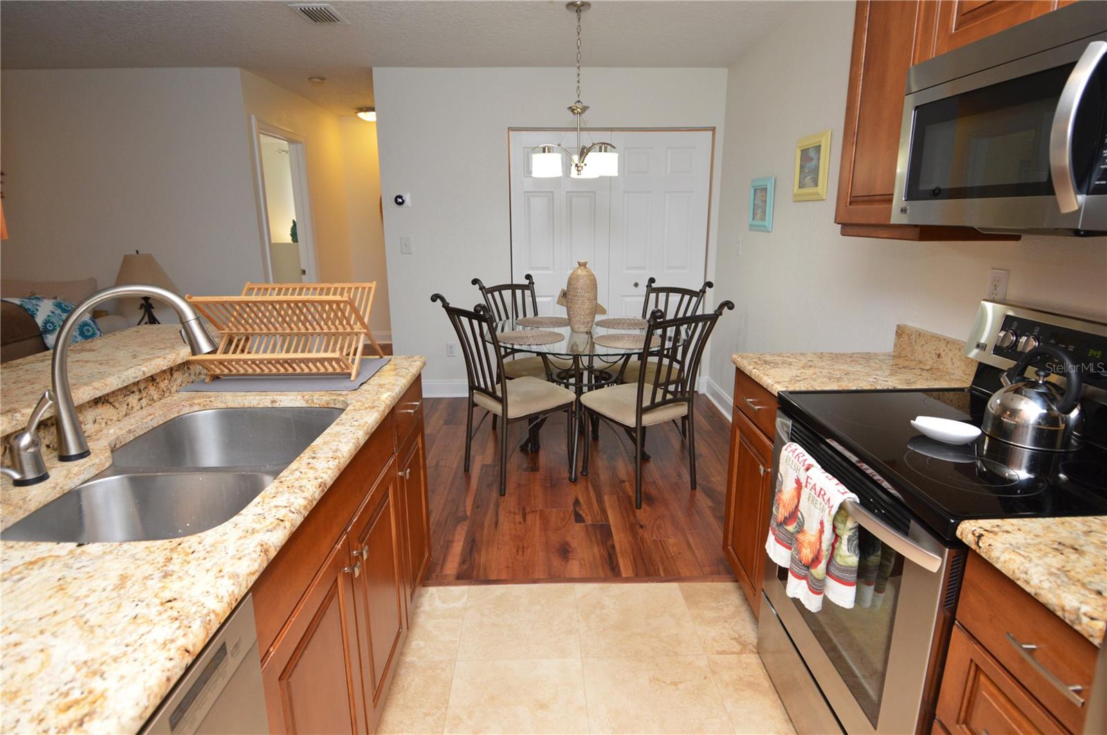 Image 9 of 92 For 10263 Gandy Boulevard N 405