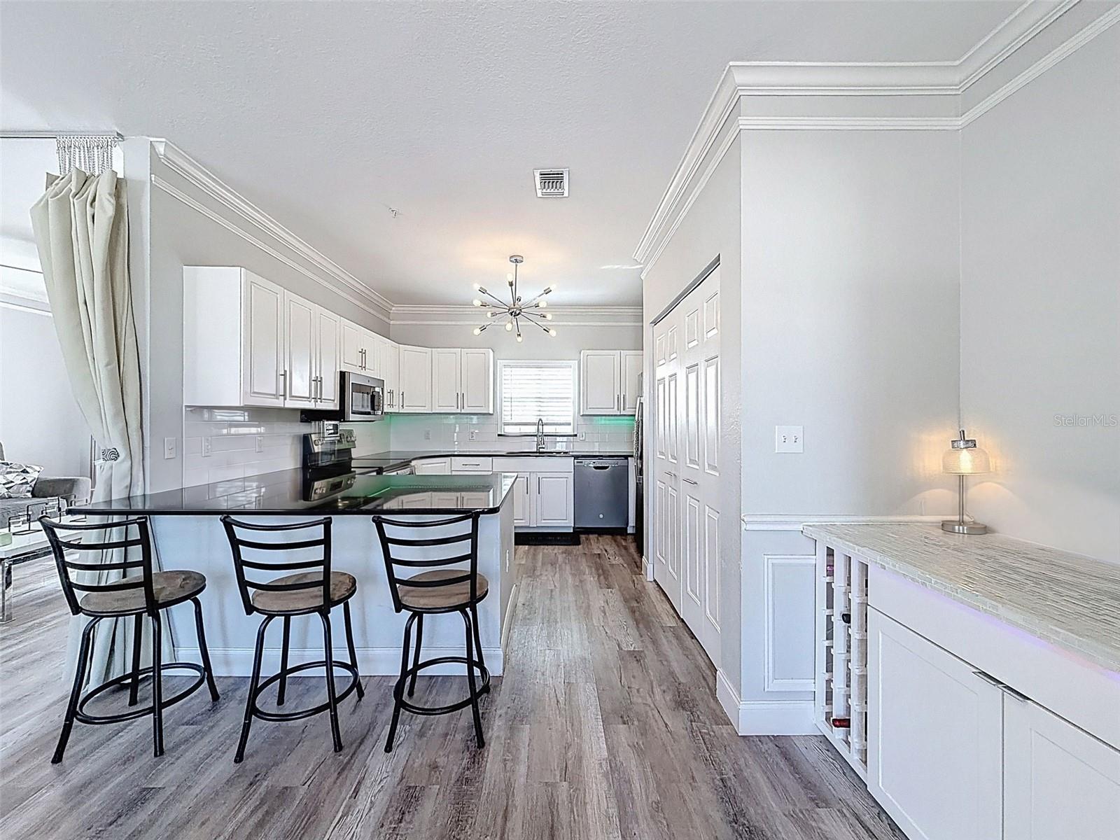 Image 17 of 60 For 4340 Bayside Village Drive 201