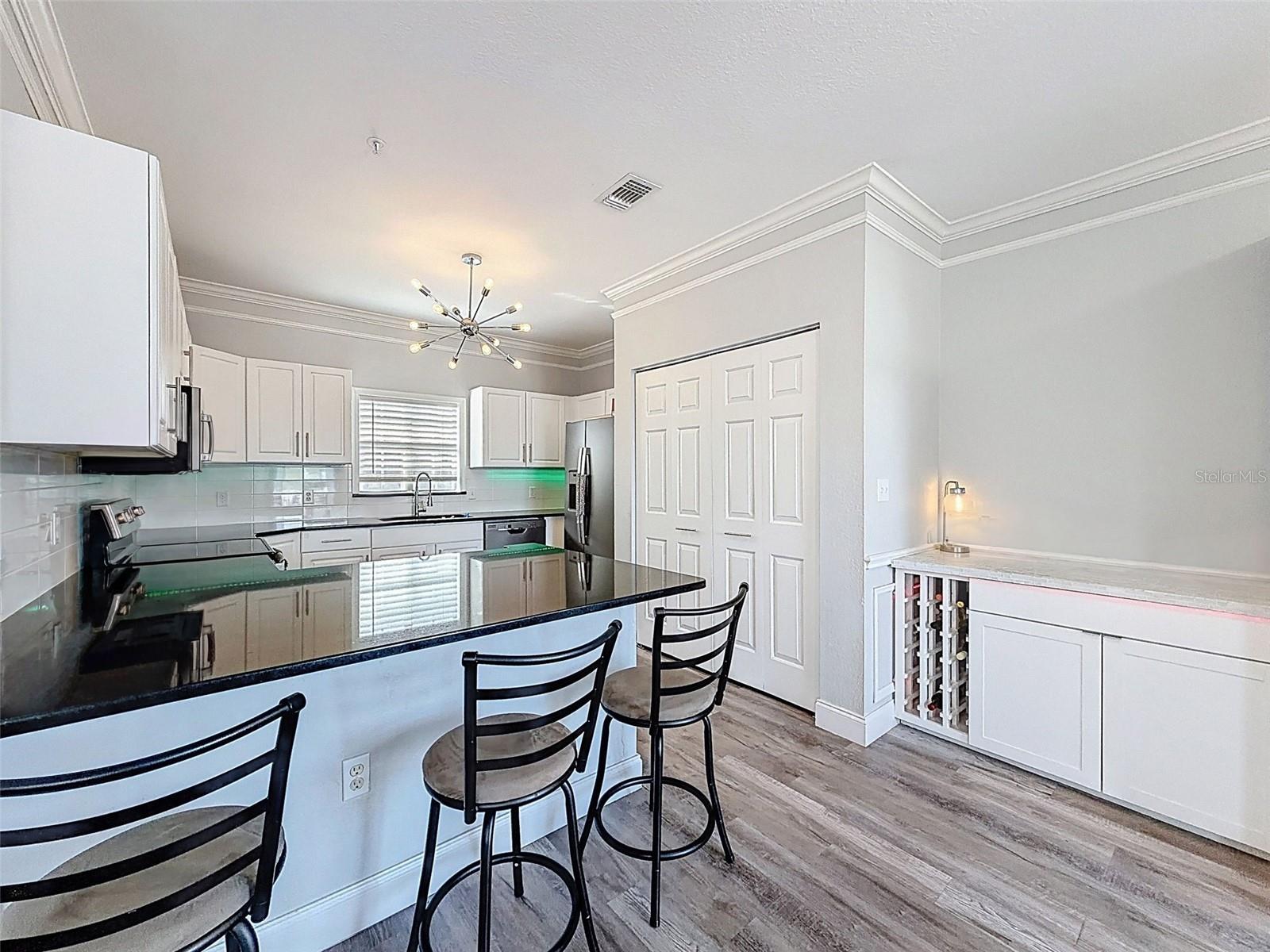 Image 18 of 60 For 4340 Bayside Village Drive 201