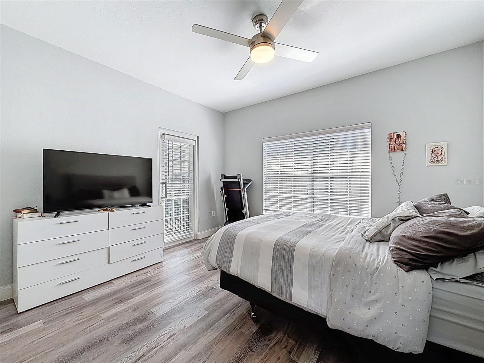 Image 24 of 60 For 4340 Bayside Village Drive 201