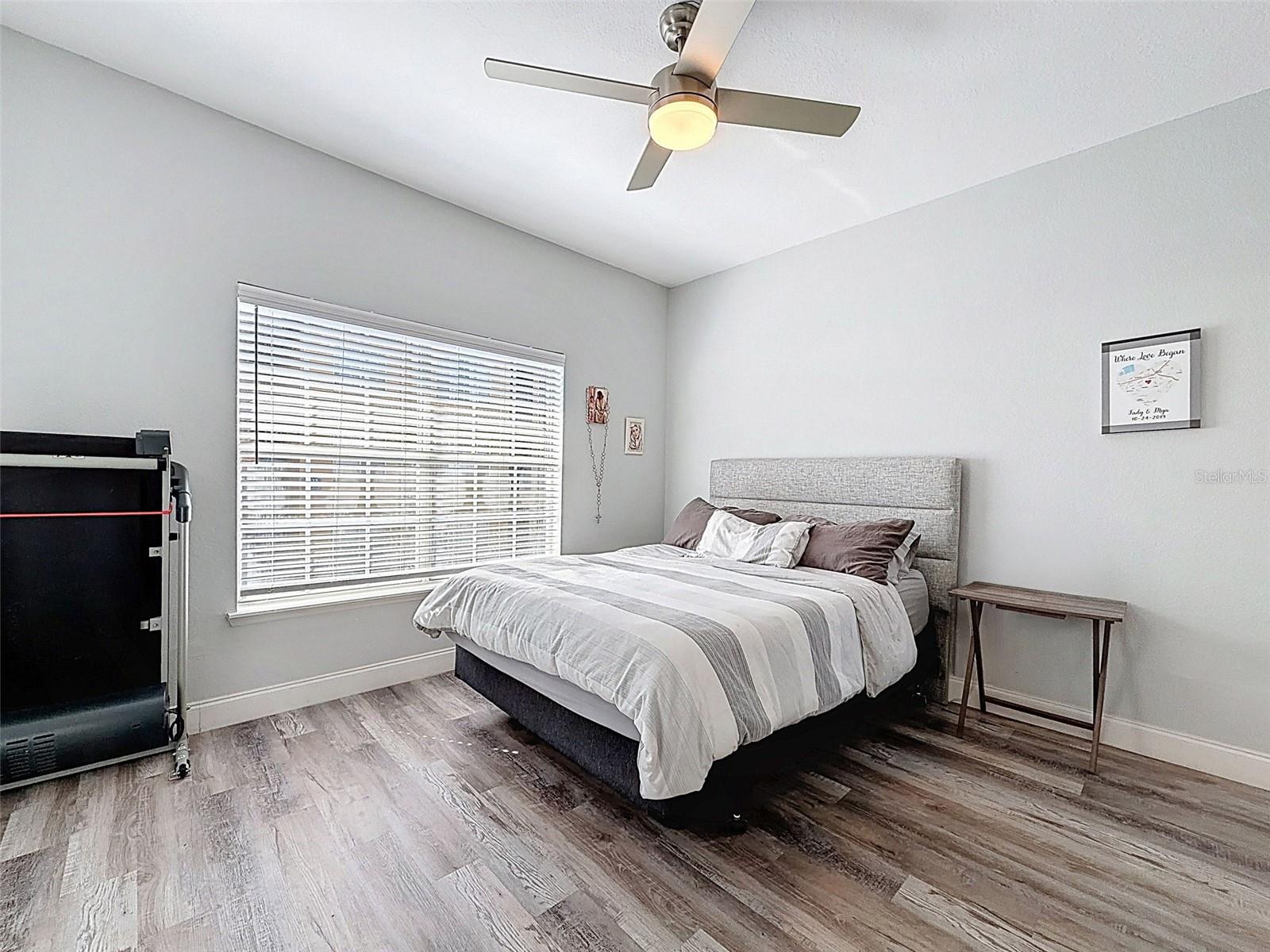 Image 26 of 60 For 4340 Bayside Village Drive 201