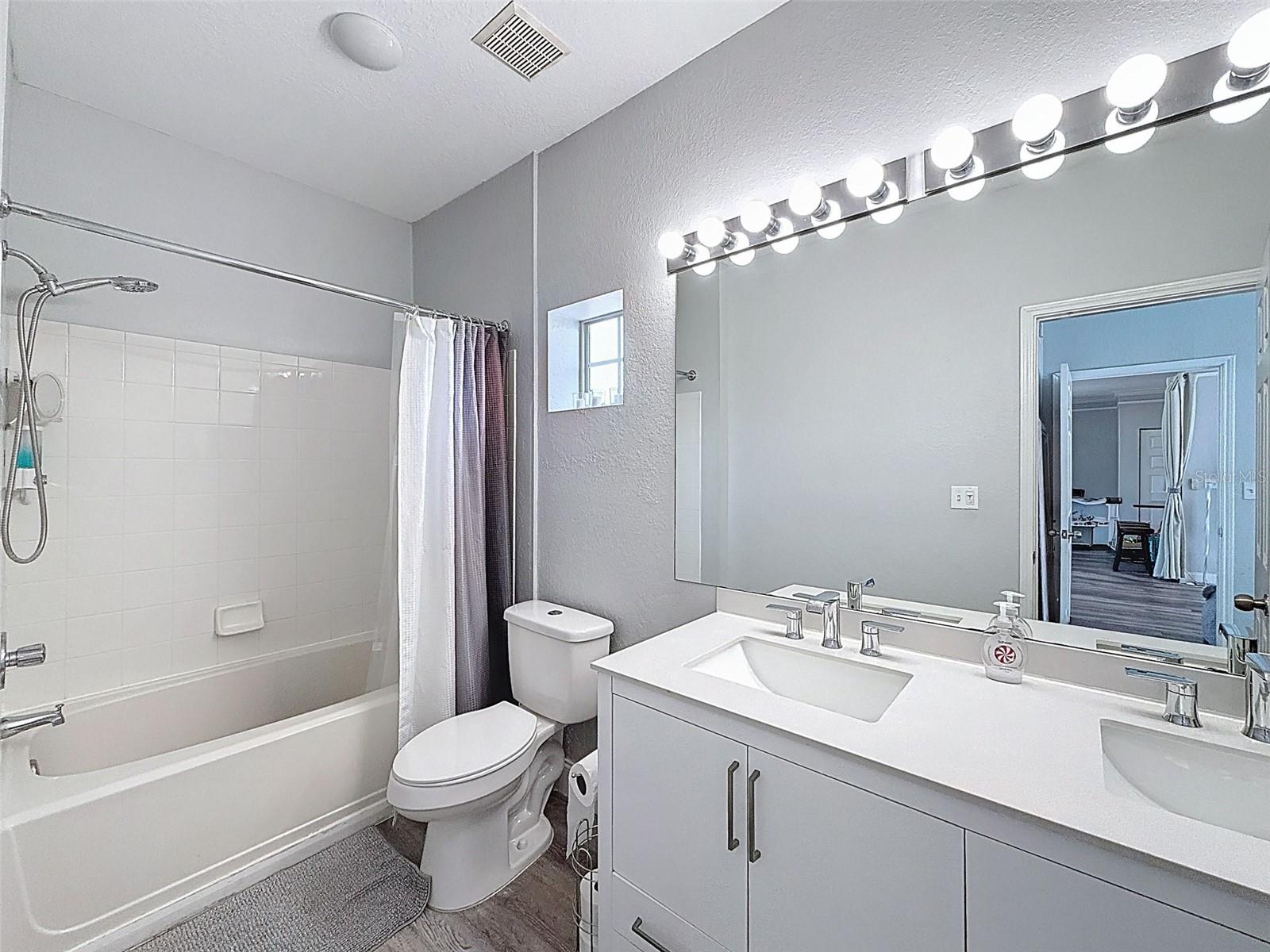 Image 30 of 60 For 4340 Bayside Village Drive 201