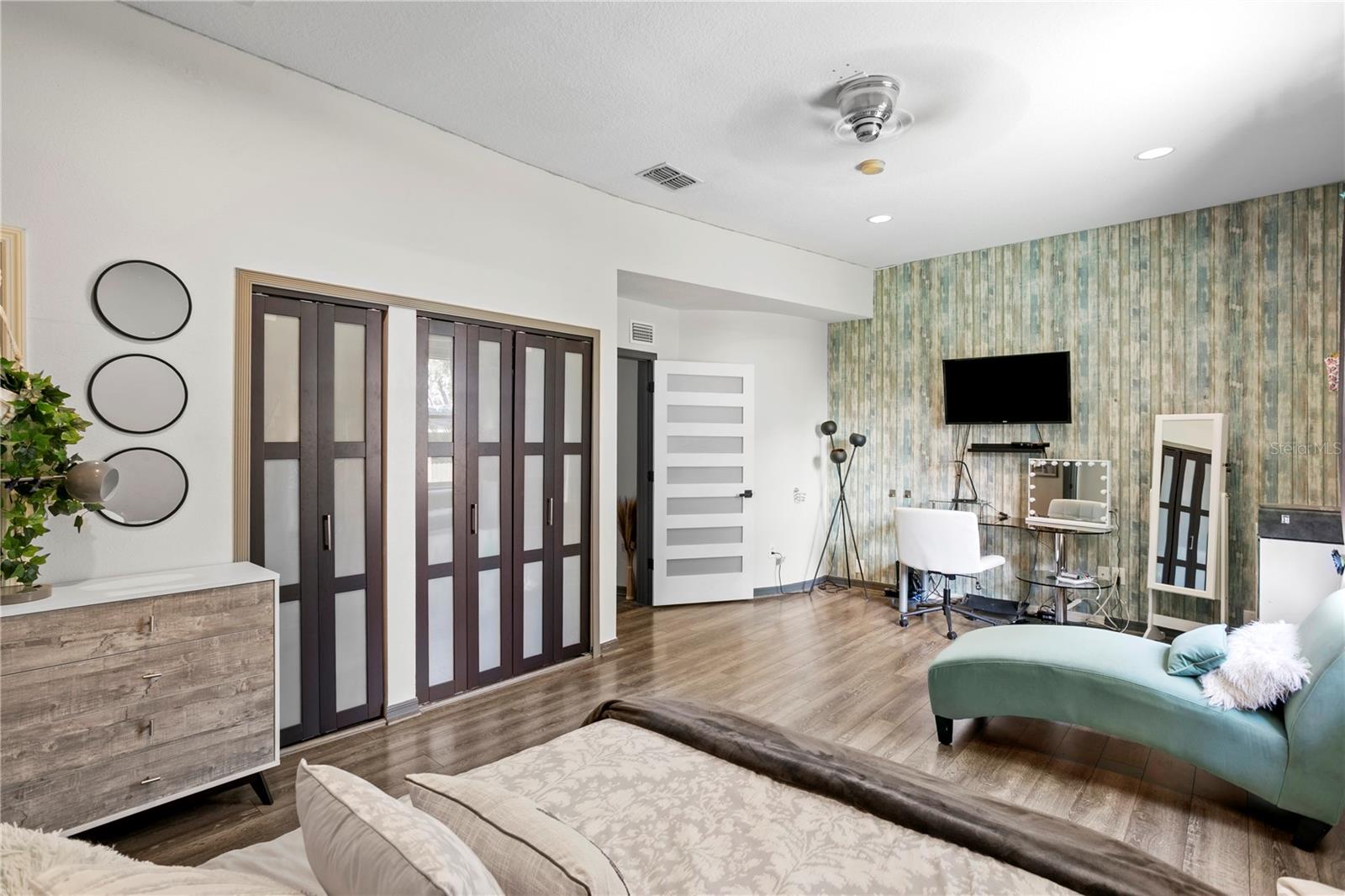 Image 22 of 60 For 10501 Cyndee Lane