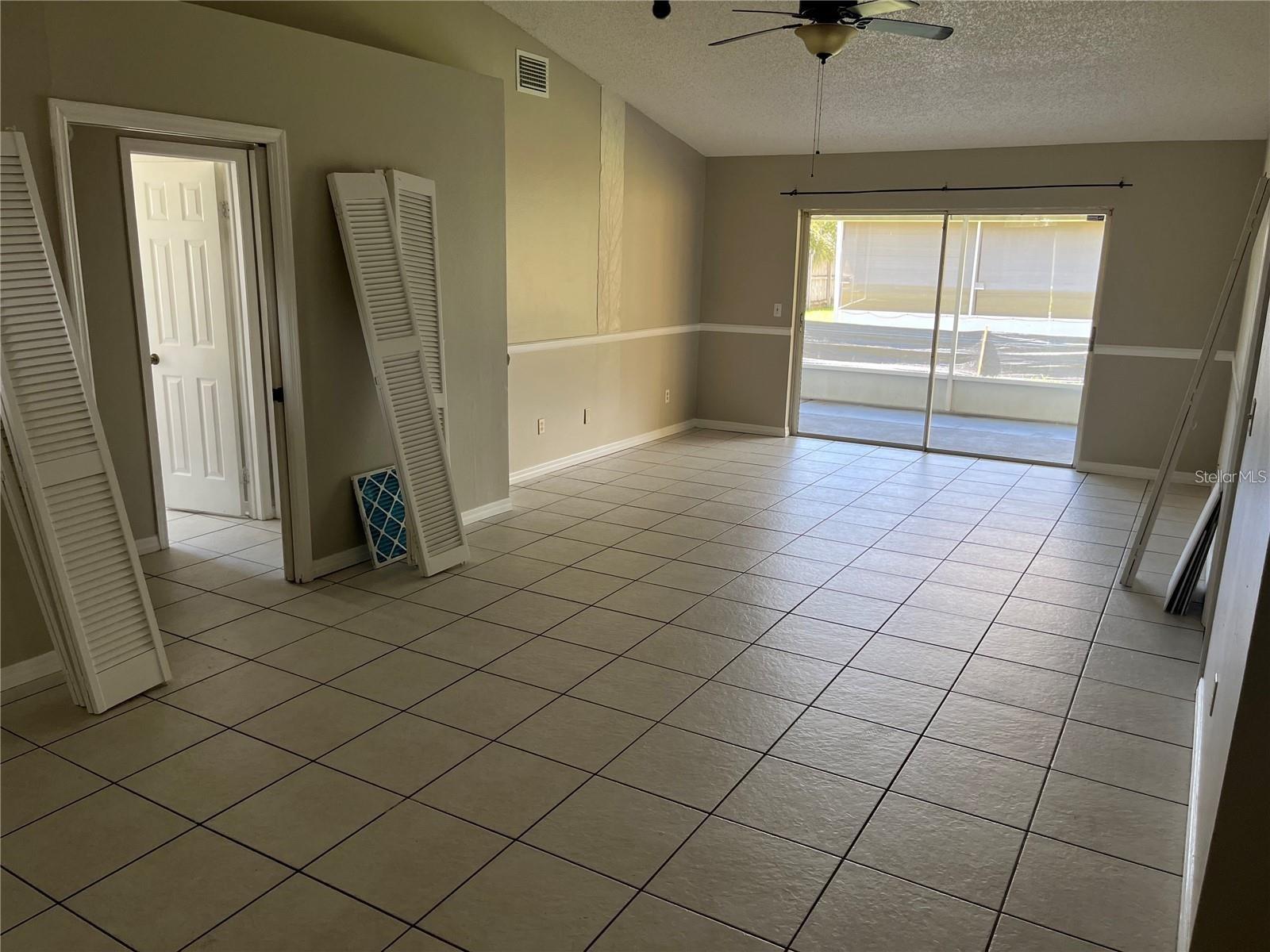 Image 4 of 8 For 1465 Tiverton Drive