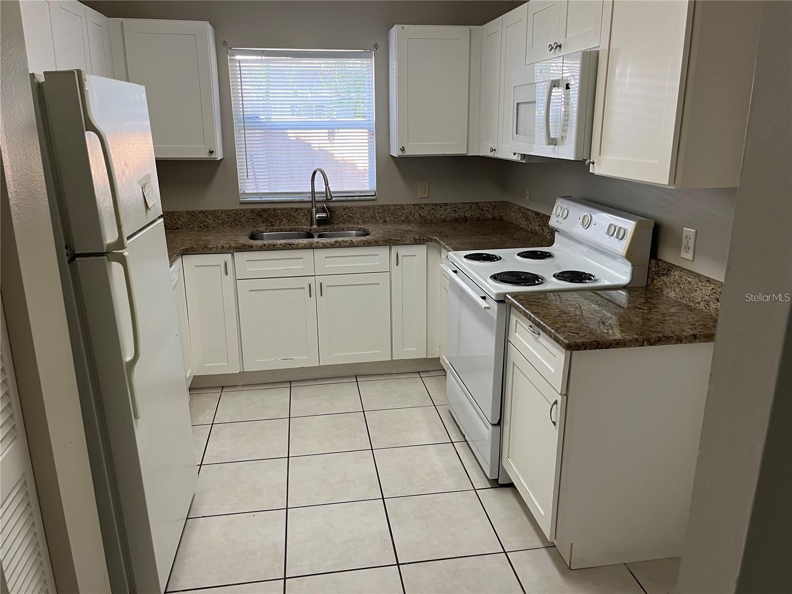 Image 5 of 8 For 1465 Tiverton Drive