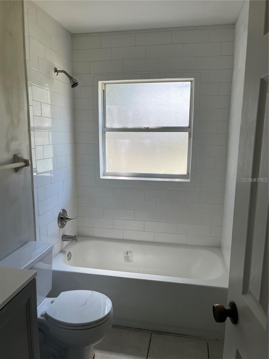 Image 6 of 8 For 1465 Tiverton Drive