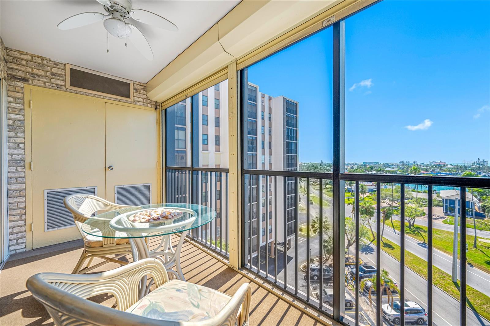 Image 12 of 54 For 10355 Paradise Boulevard 614