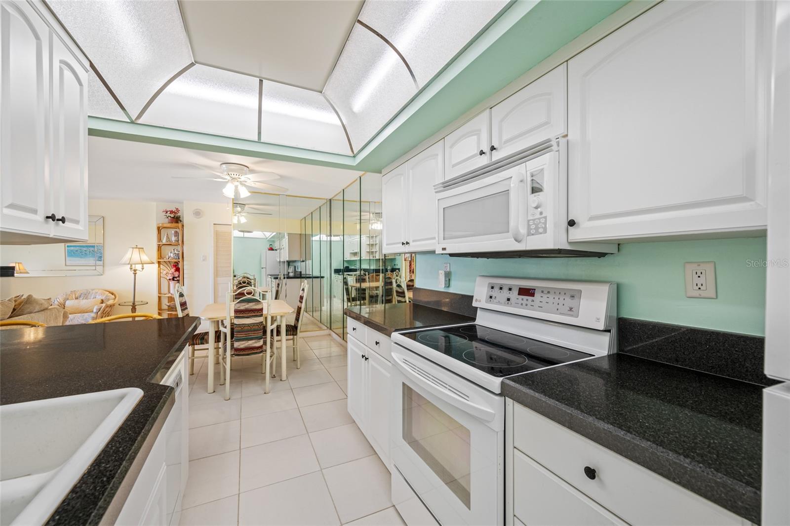 Image 20 of 54 For 10355 Paradise Boulevard 614