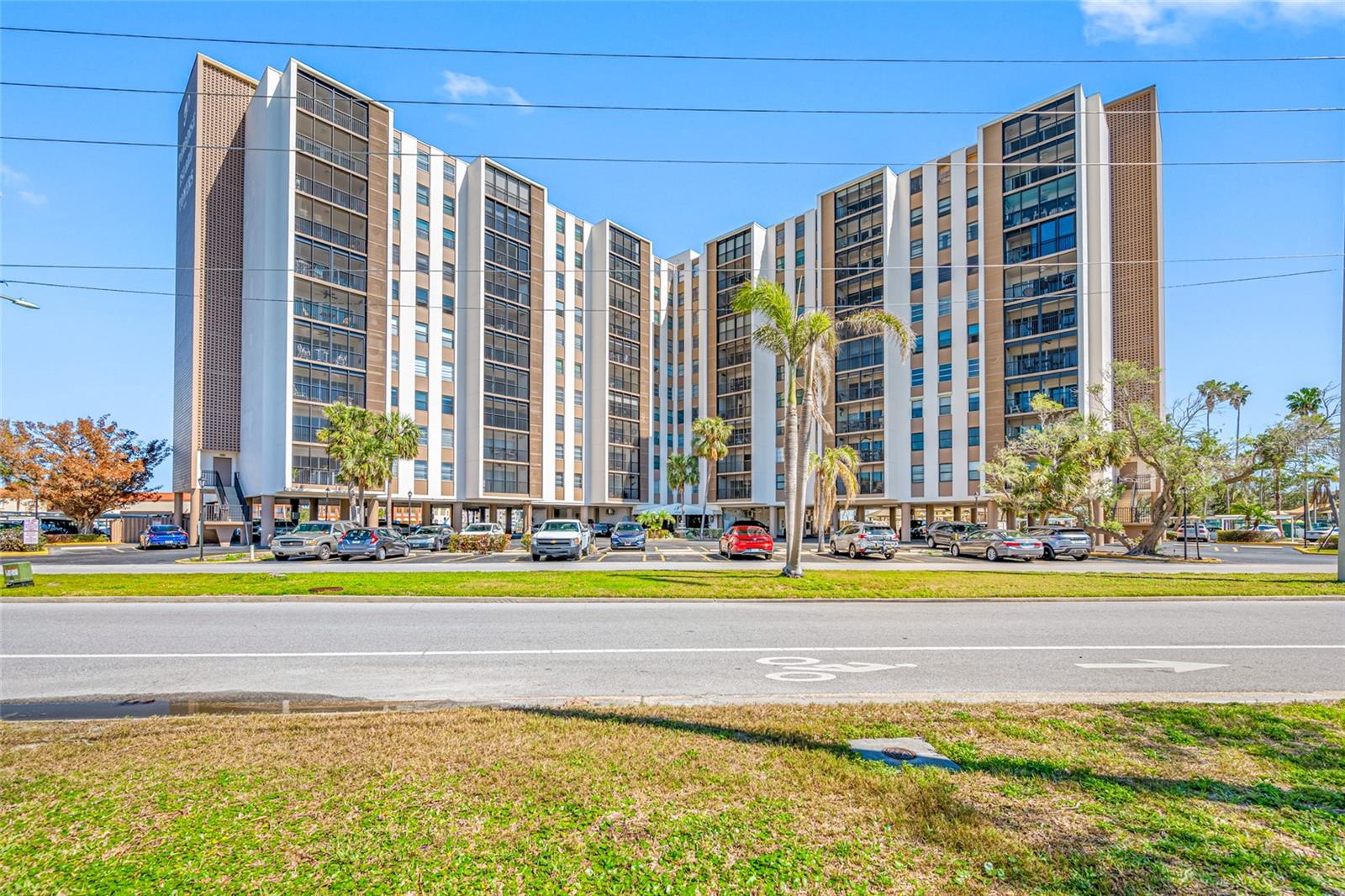 Image 53 of 54 For 10355 Paradise Boulevard 614