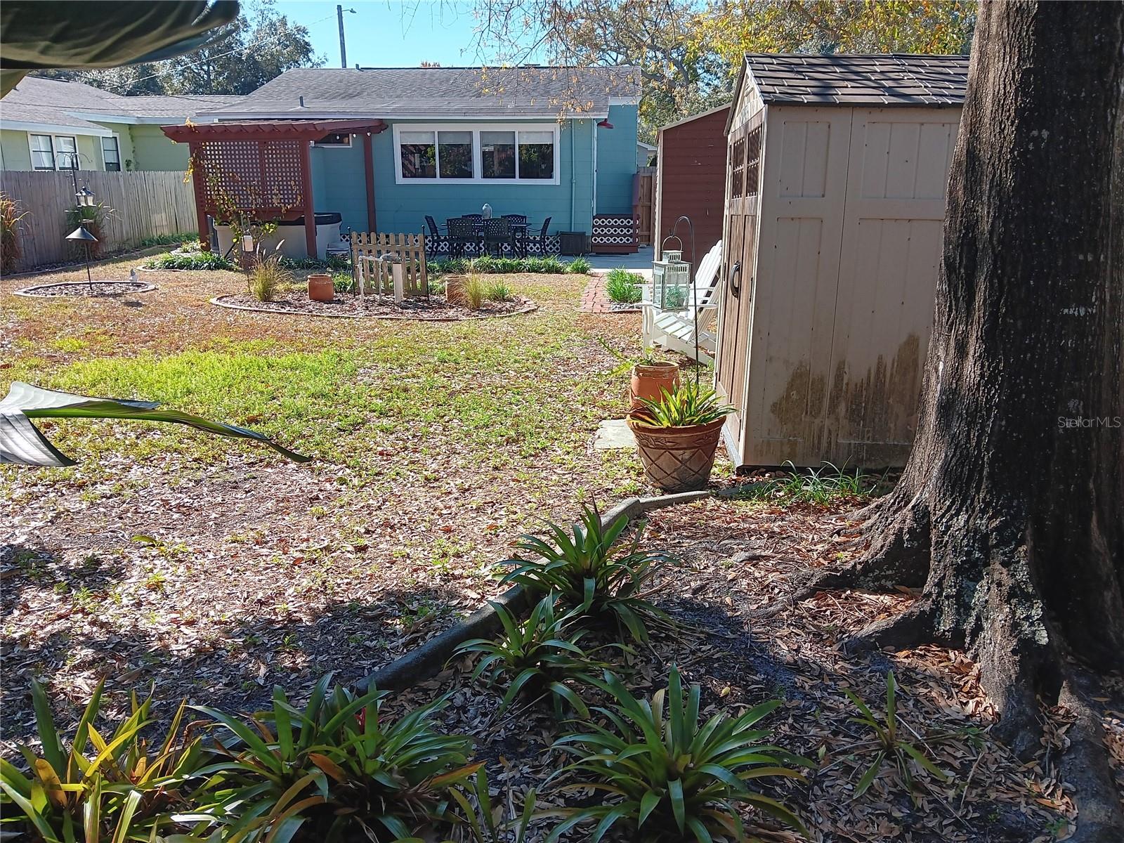 Image 20 of 22 For 406 Paris Street