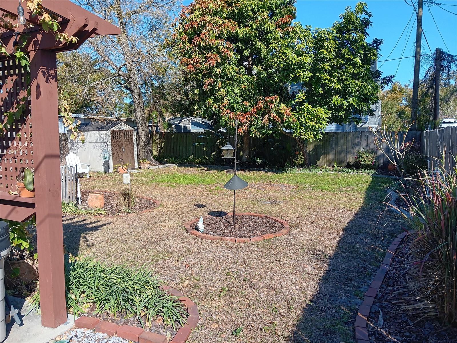 Image 21 of 22 For 406 Paris Street