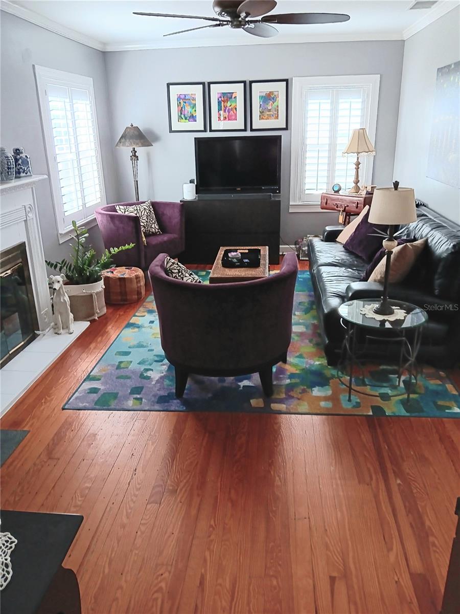 Image 4 of 22 For 406 Paris Street