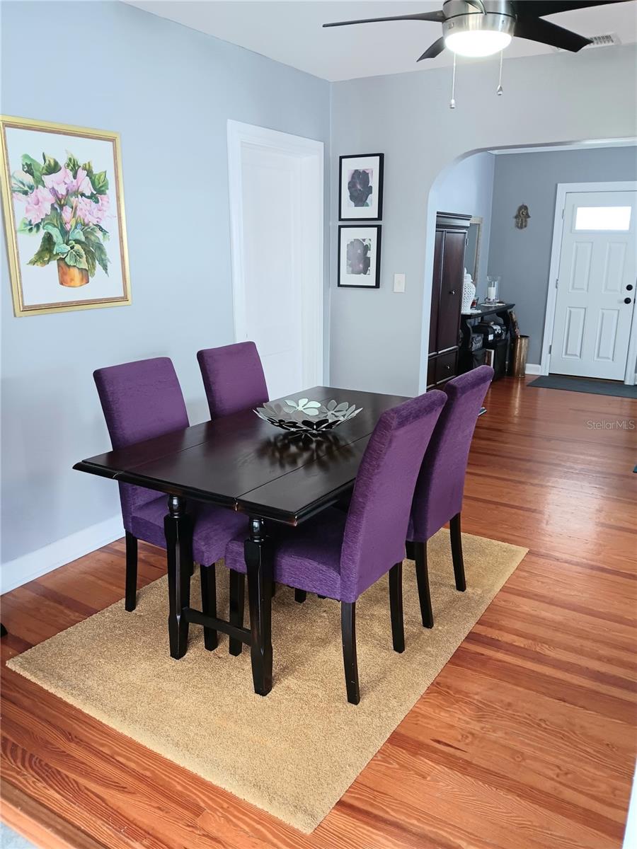 Image 5 of 22 For 406 Paris Street