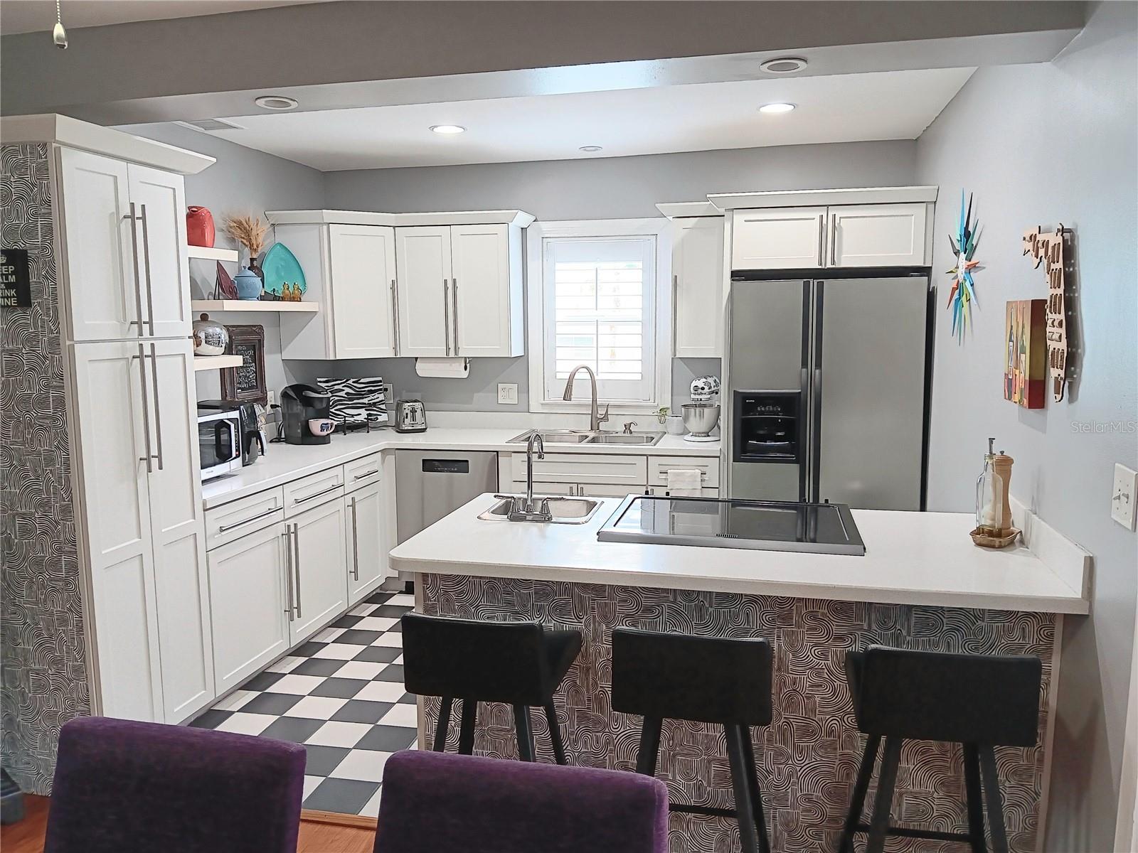 Image 7 of 22 For 406 Paris Street