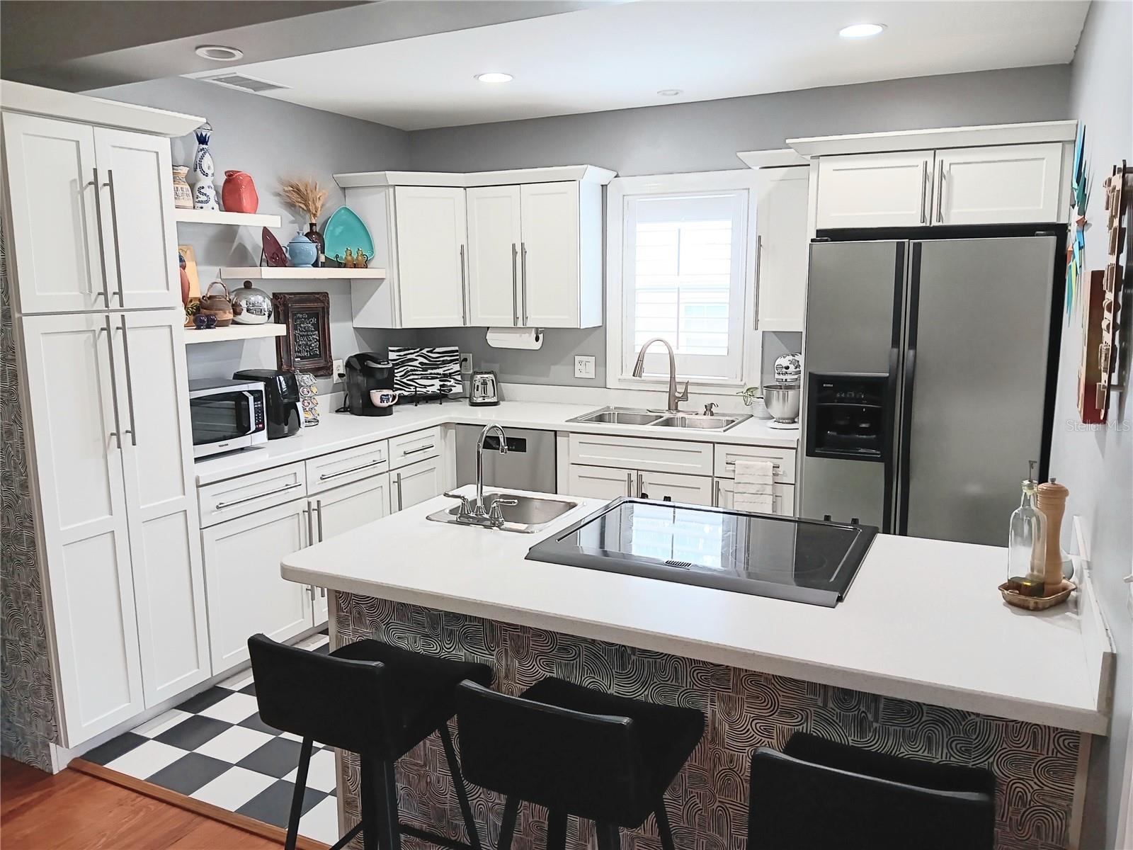 Image 8 of 22 For 406 Paris Street