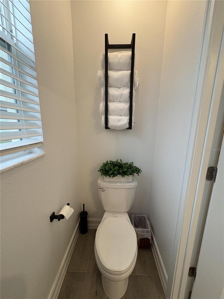 Image 18 of 38 For 11679 74th Circle E