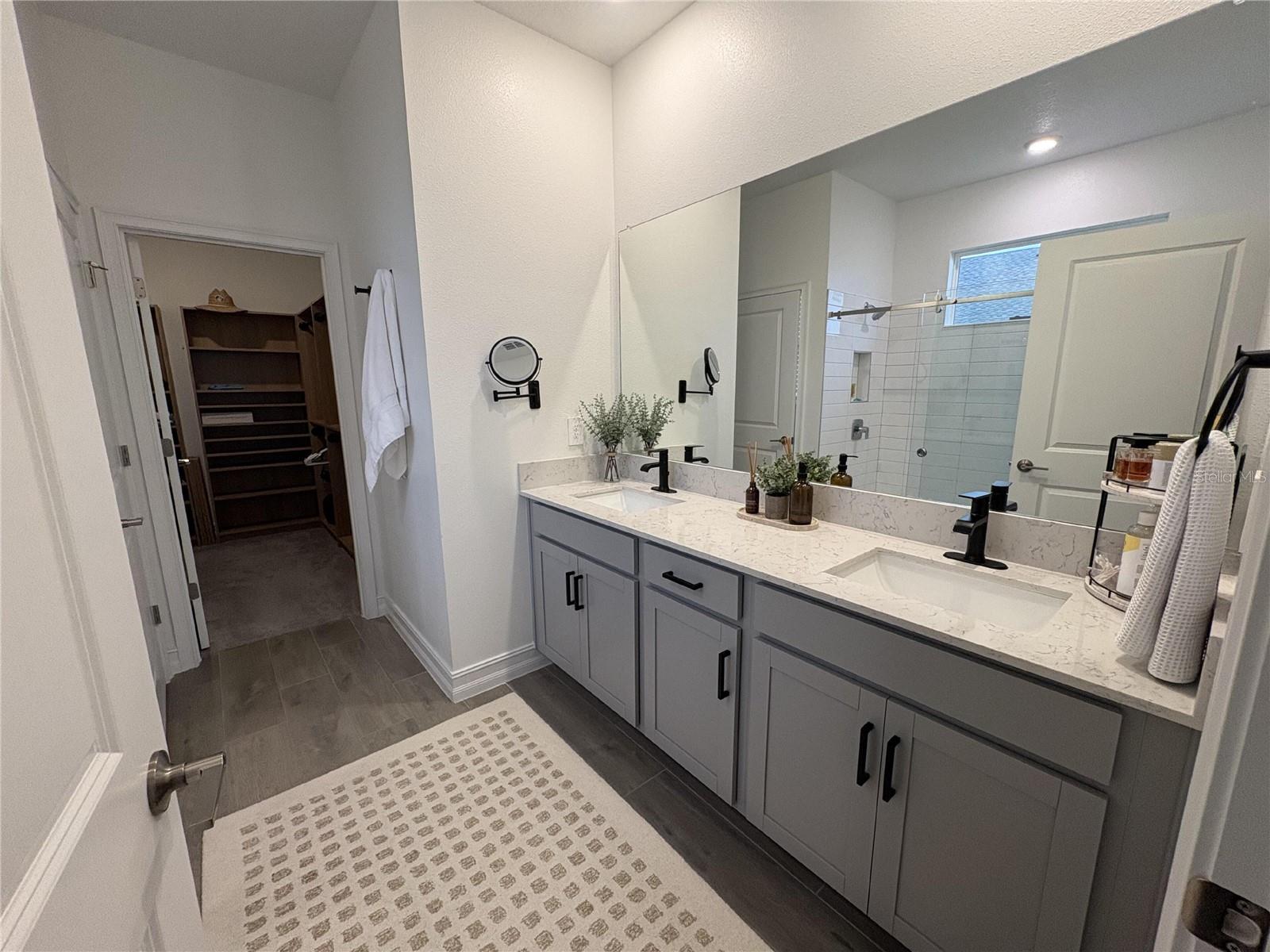 Image 20 of 38 For 11679 74th Circle E