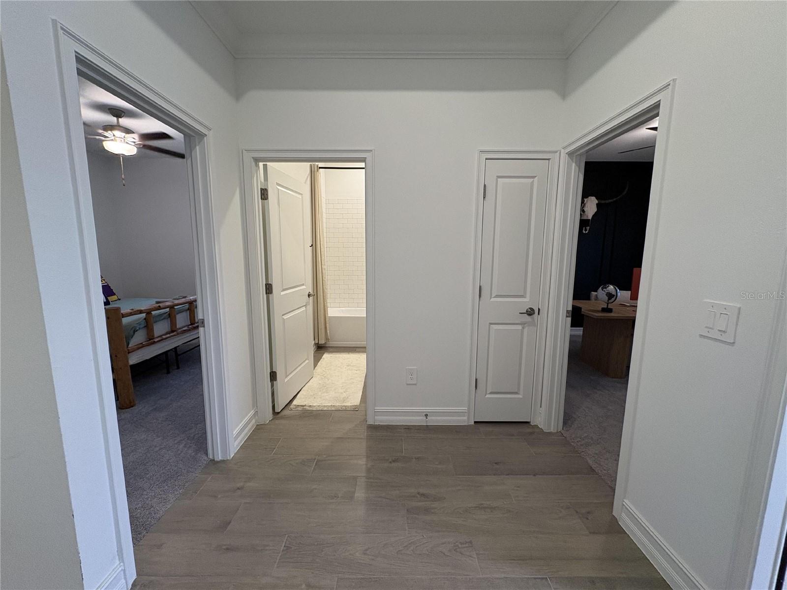 Image 23 of 38 For 11679 74th Circle E