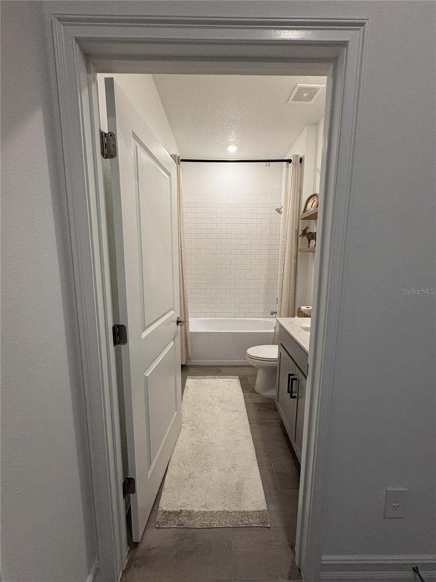 Image 32 of 38 For 11679 74th Circle E