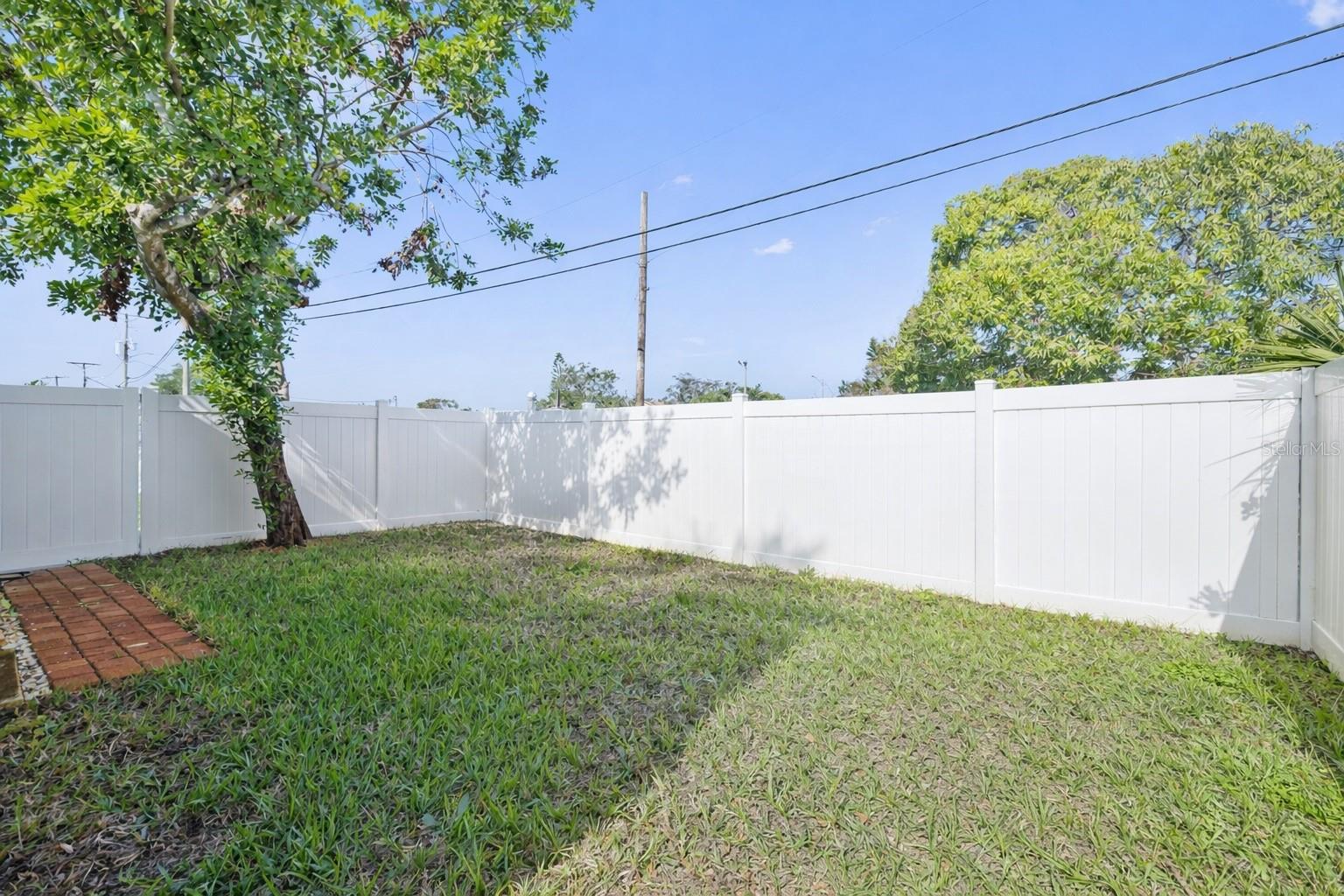 Listing photo id 8 for 540 32nd Street S