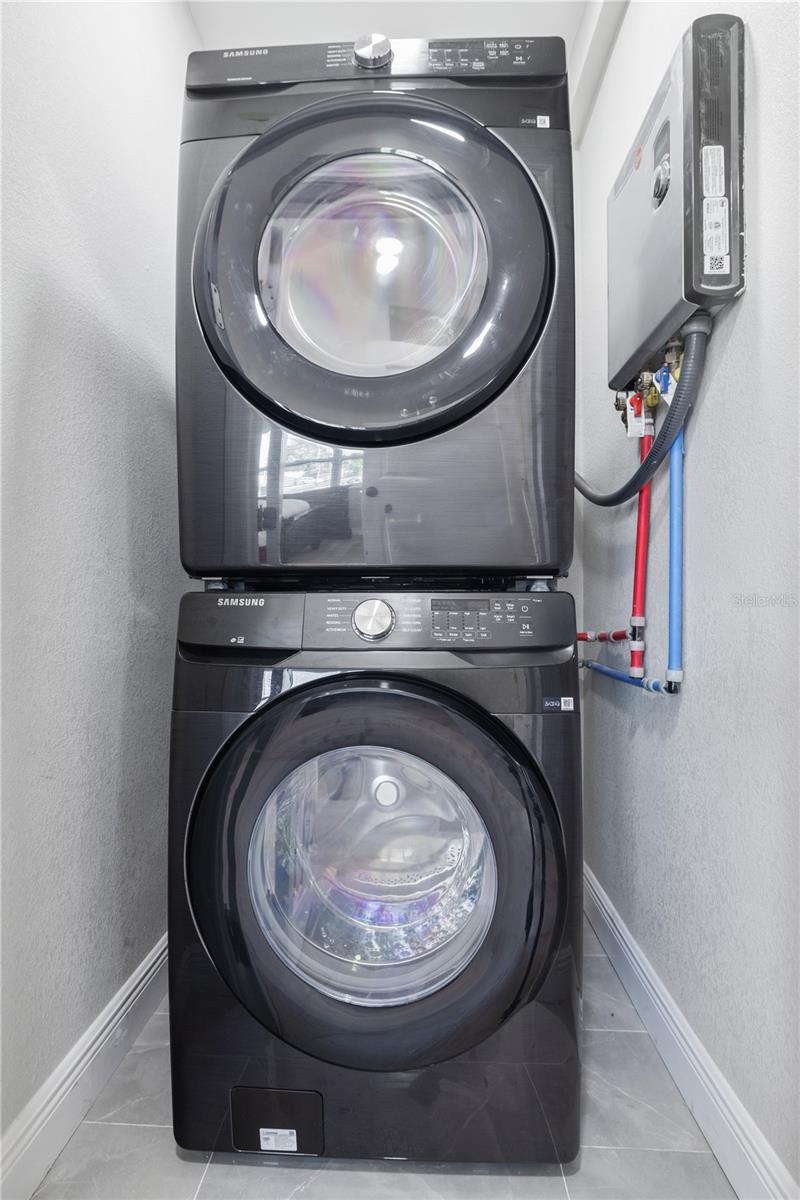 Listing photo id 12 for 540 32nd Street S