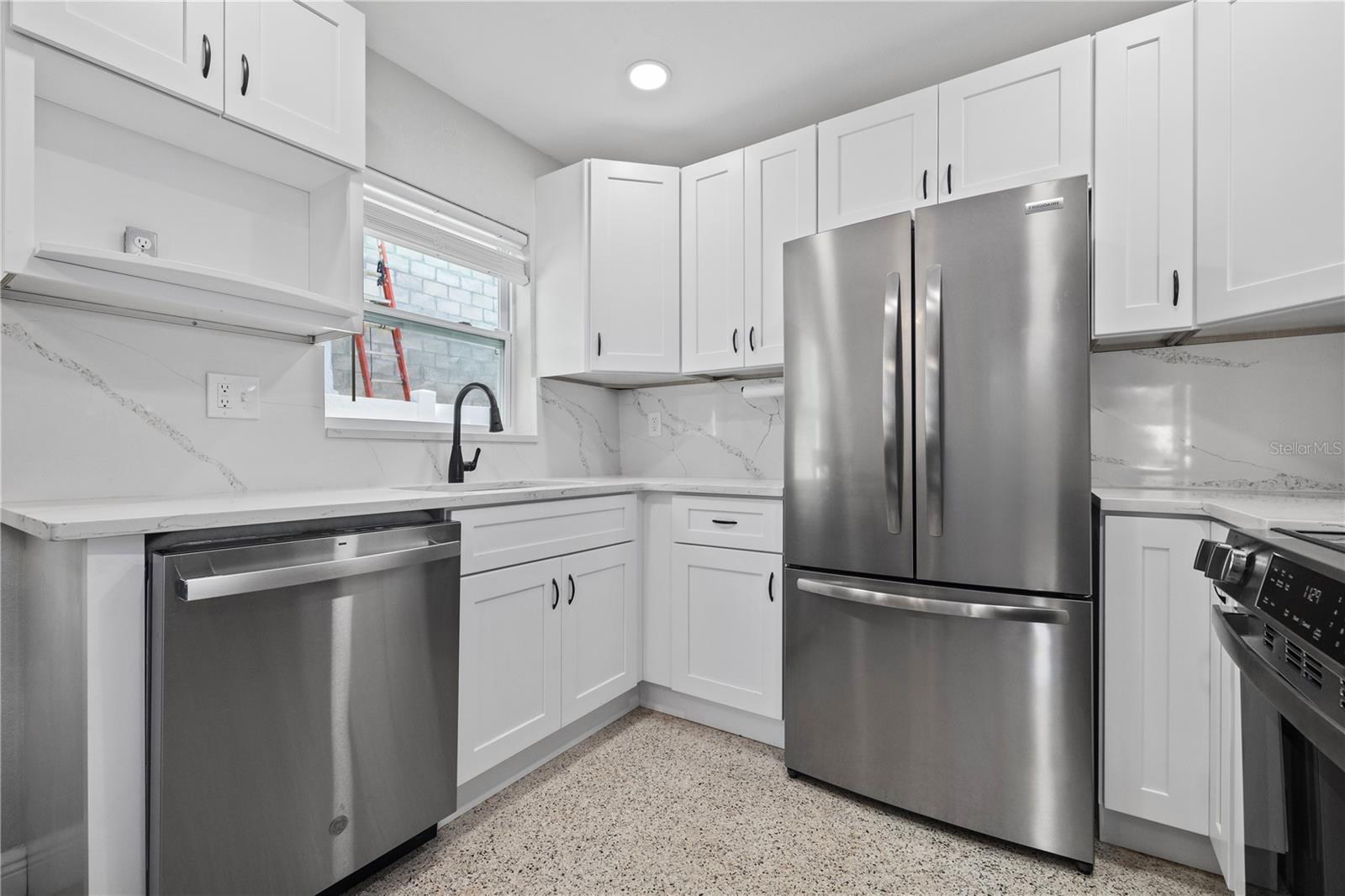 Listing photo id 3 for 540 32nd Street S