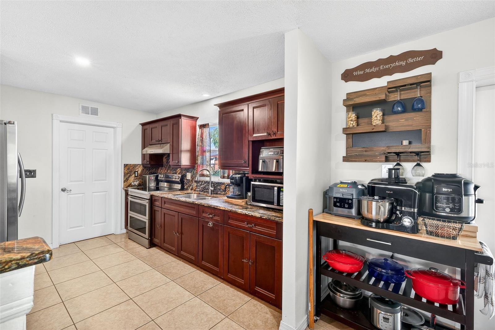 Image 11 of 39 For 219 Richmond Avenue S