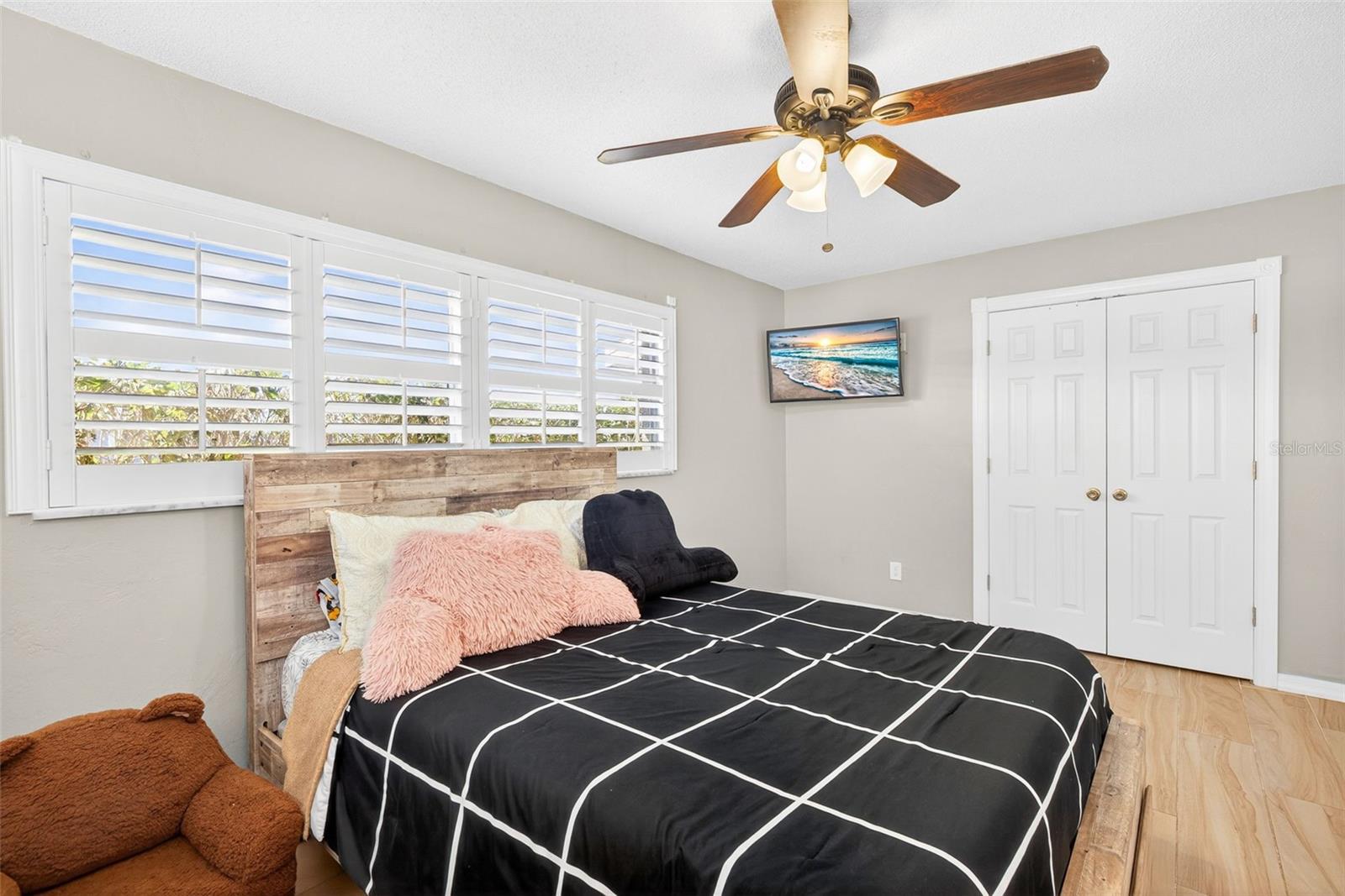 Image 15 of 39 For 219 Richmond Avenue S