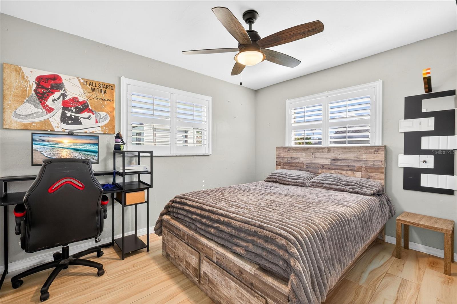 Image 17 of 39 For 219 Richmond Avenue S