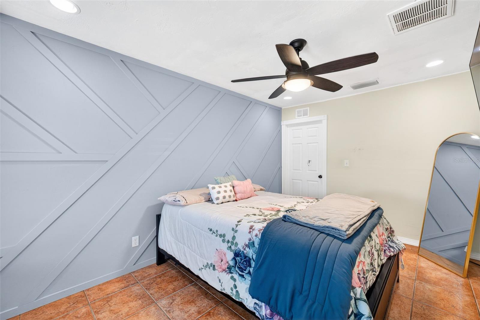 Image 18 of 39 For 219 Richmond Avenue S