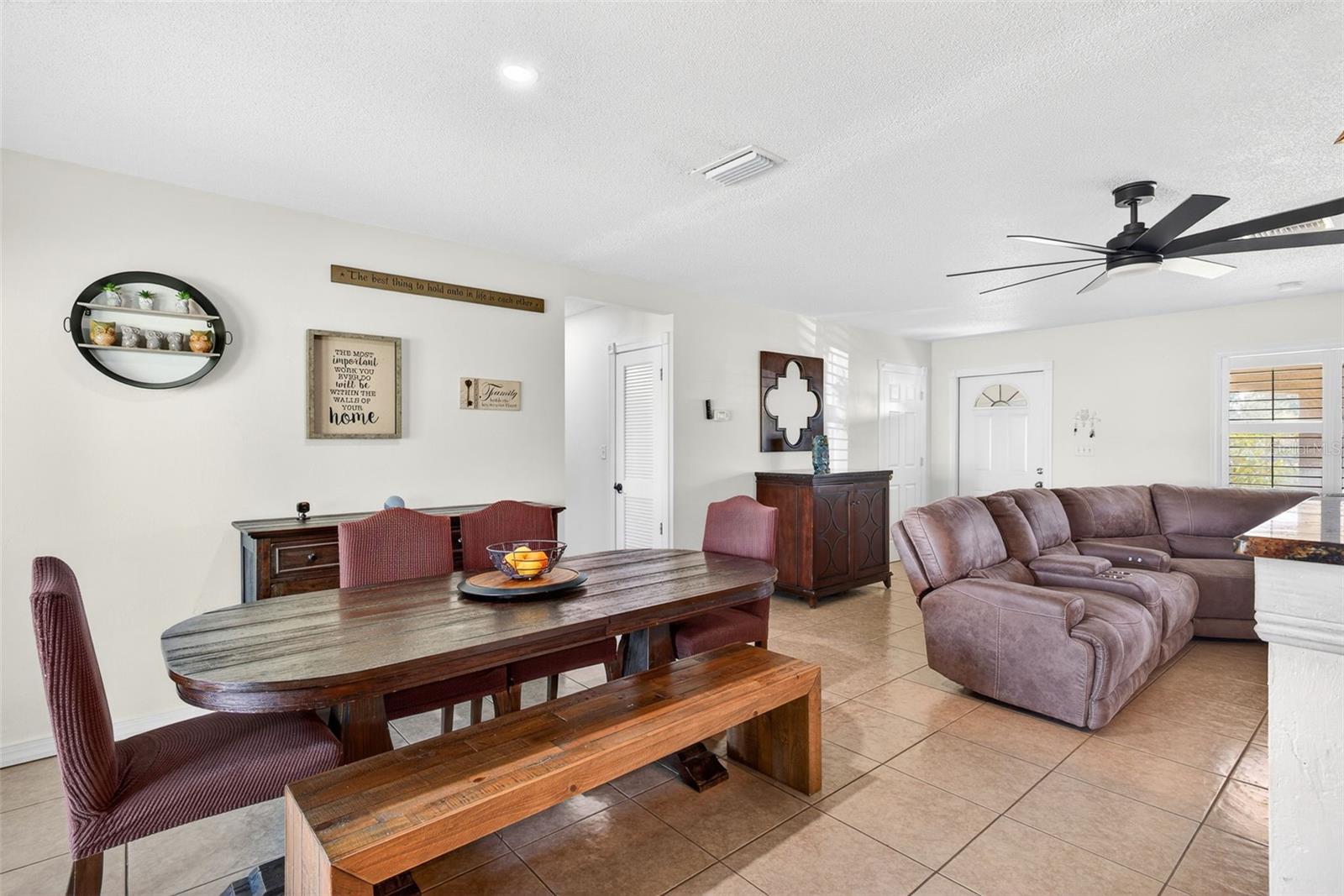 Image 6 of 39 For 219 Richmond Avenue S