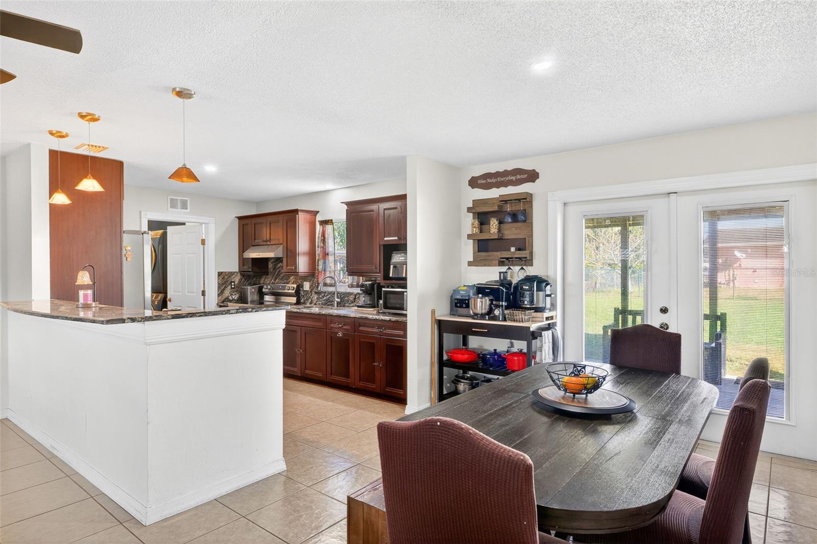 Image 8 of 39 For 219 Richmond Avenue S