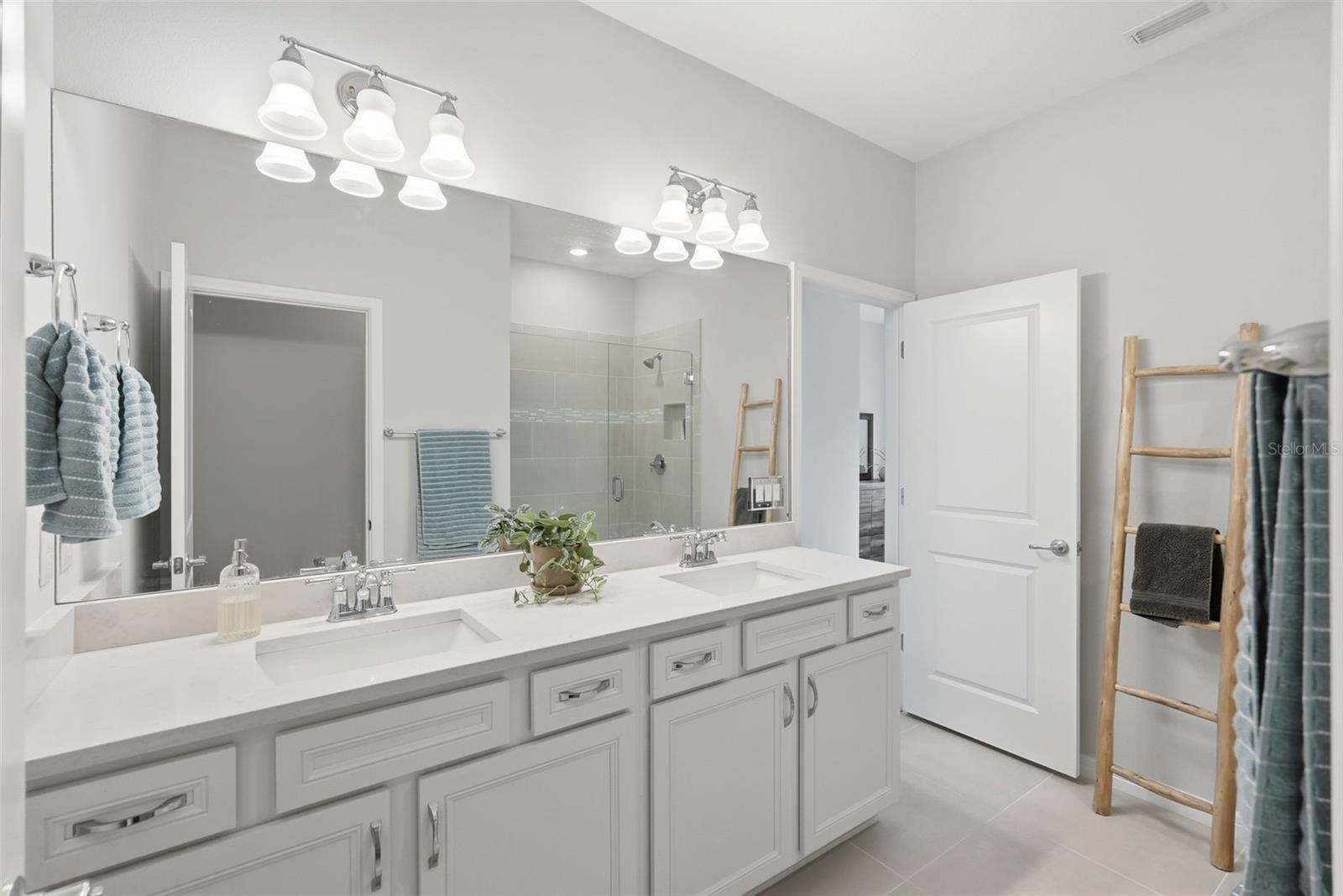 Image 16 of 31 For 343 Sandbar Avenue Ne