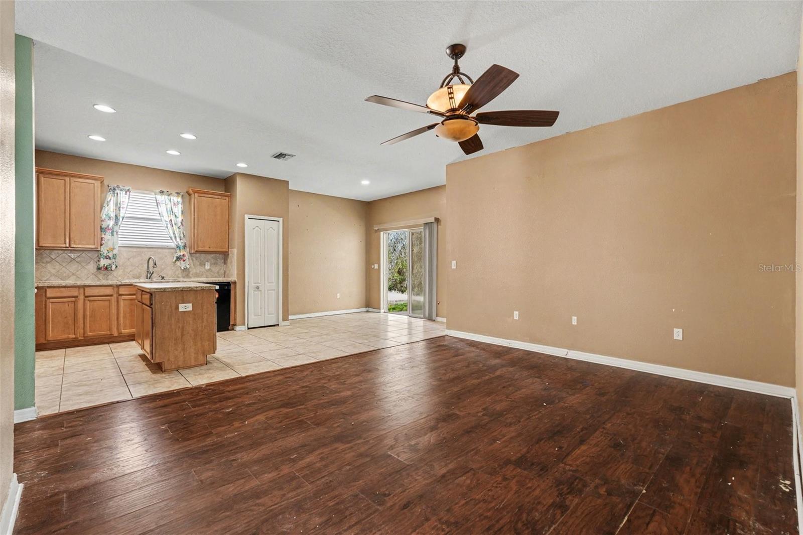 Image 19 of 31 For 11941 Palm Bay Court