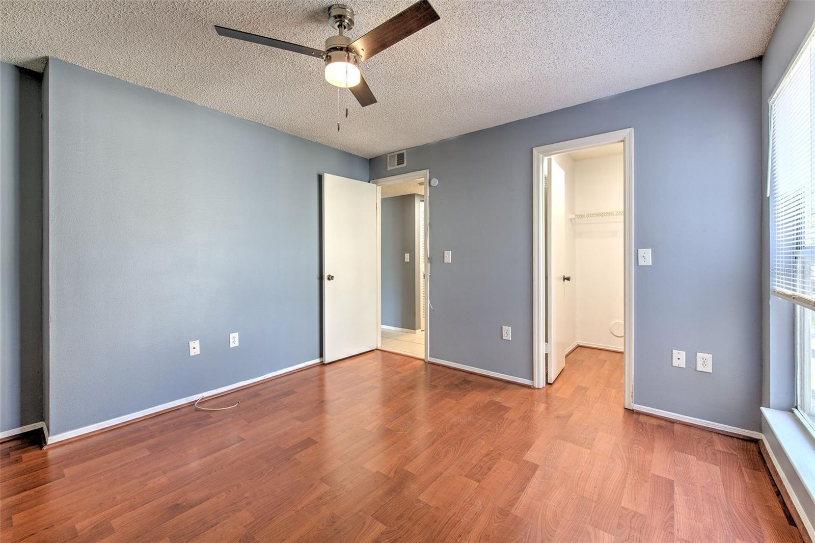 Listing photo id 21 for 10028 Strafford Oak Court 716