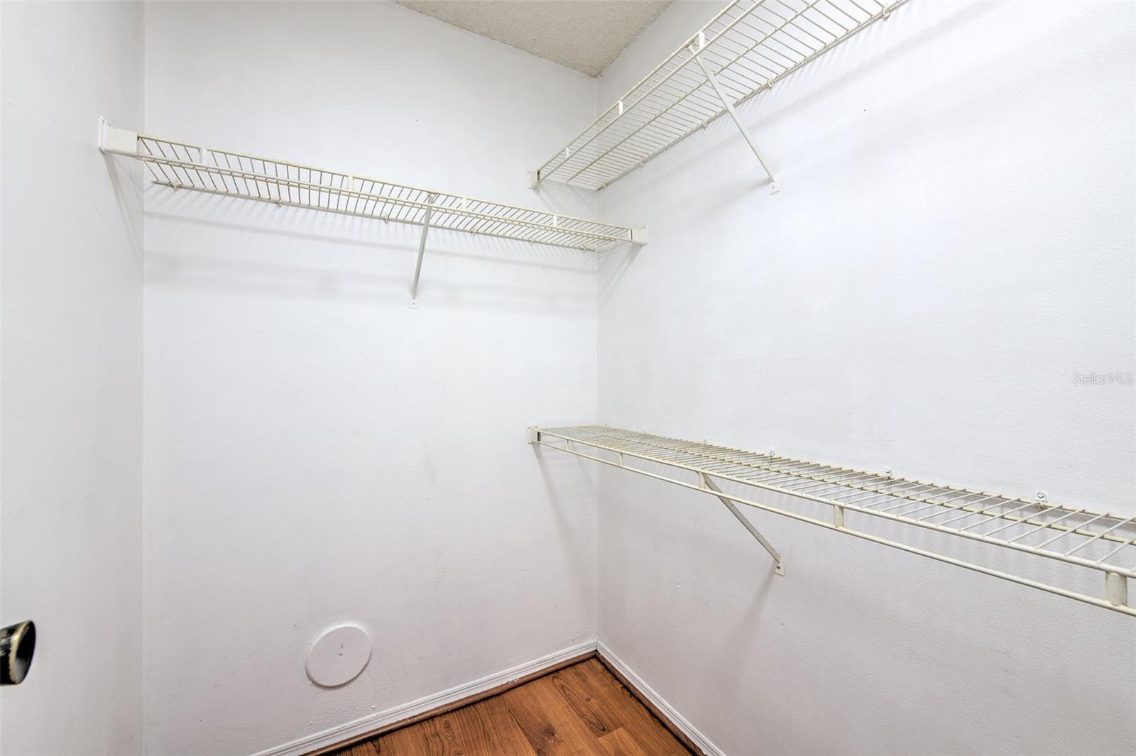 Listing photo id 22 for 10028 Strafford Oak Court 716