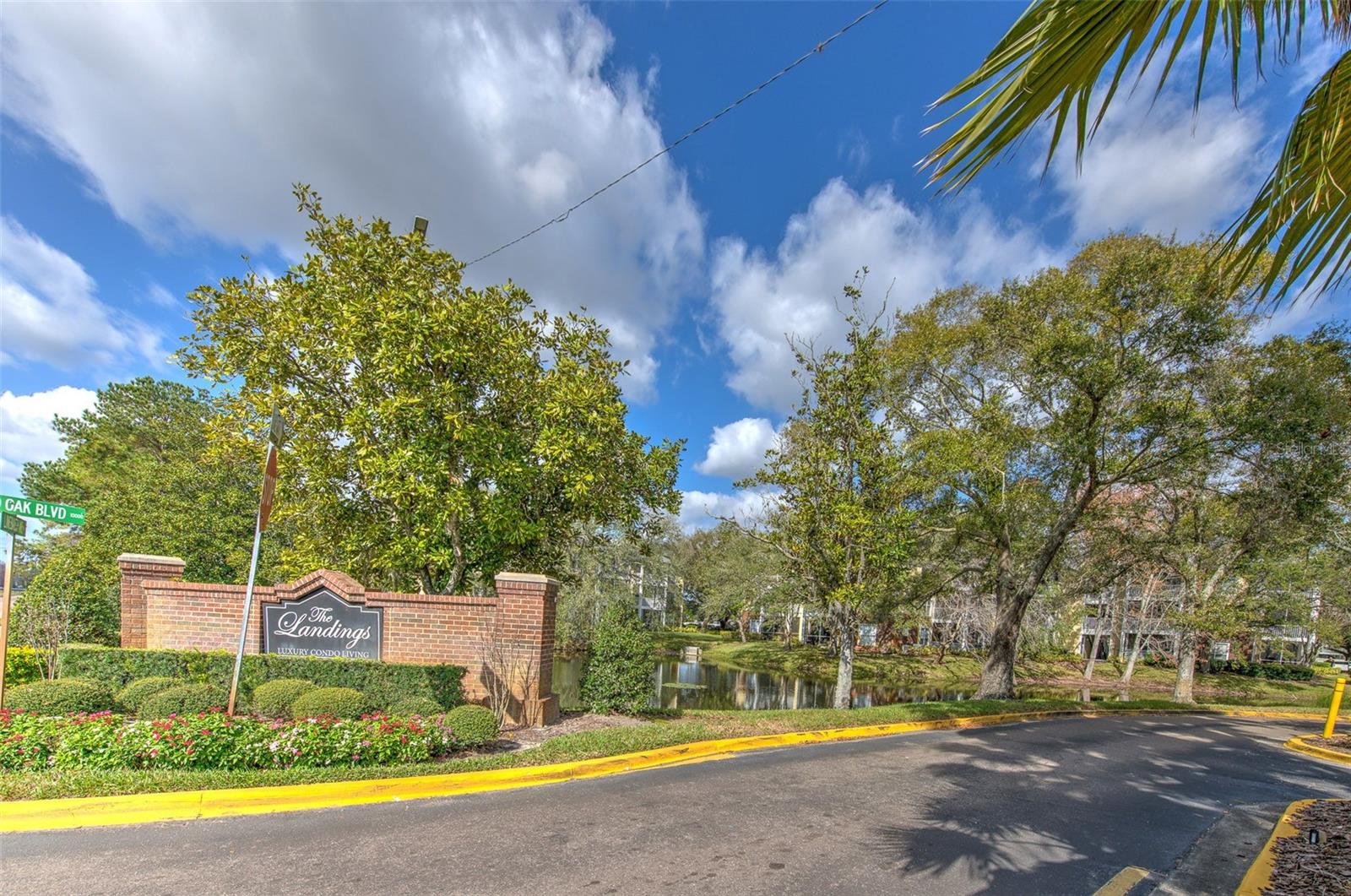 Listing photo id 23 for 10028 Strafford Oak Court 716