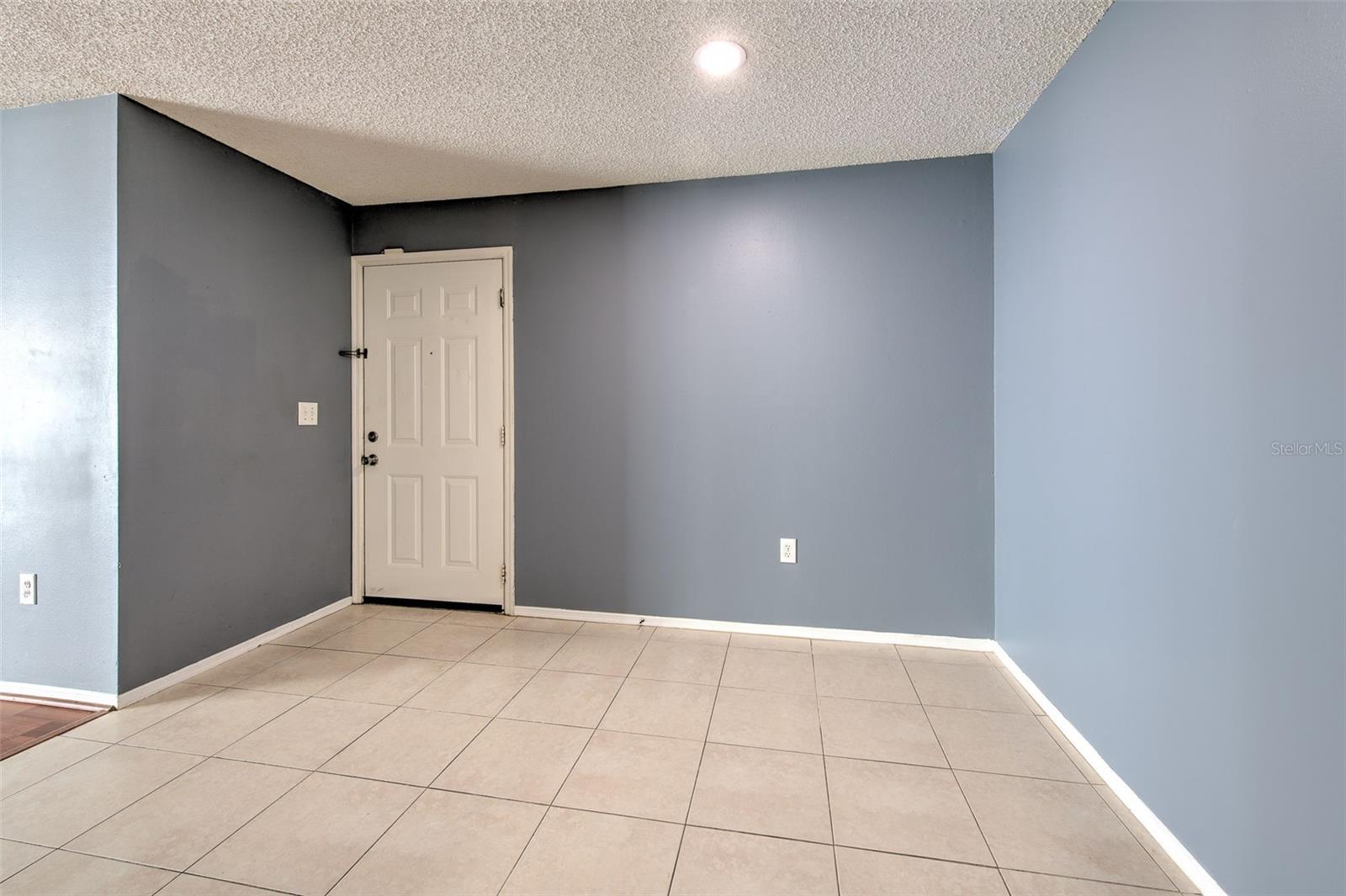 Listing photo id 3 for 10028 Strafford Oak Court 716