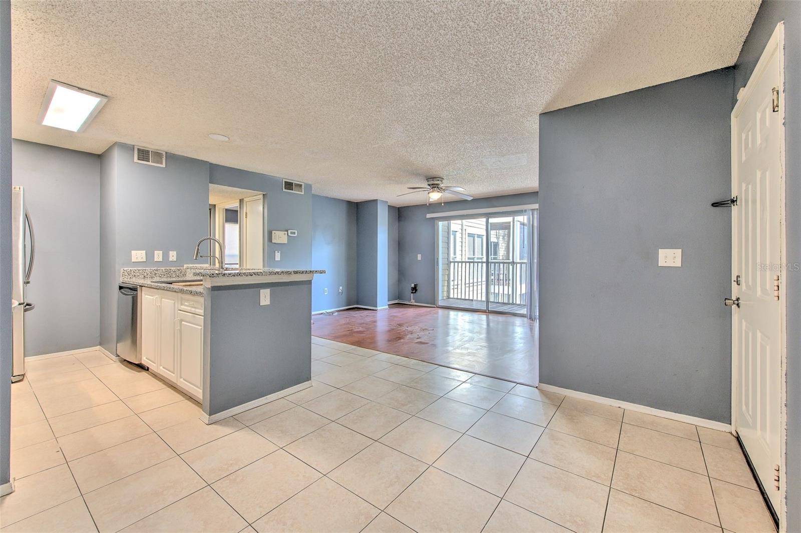 Listing photo id 4 for 10028 Strafford Oak Court 716