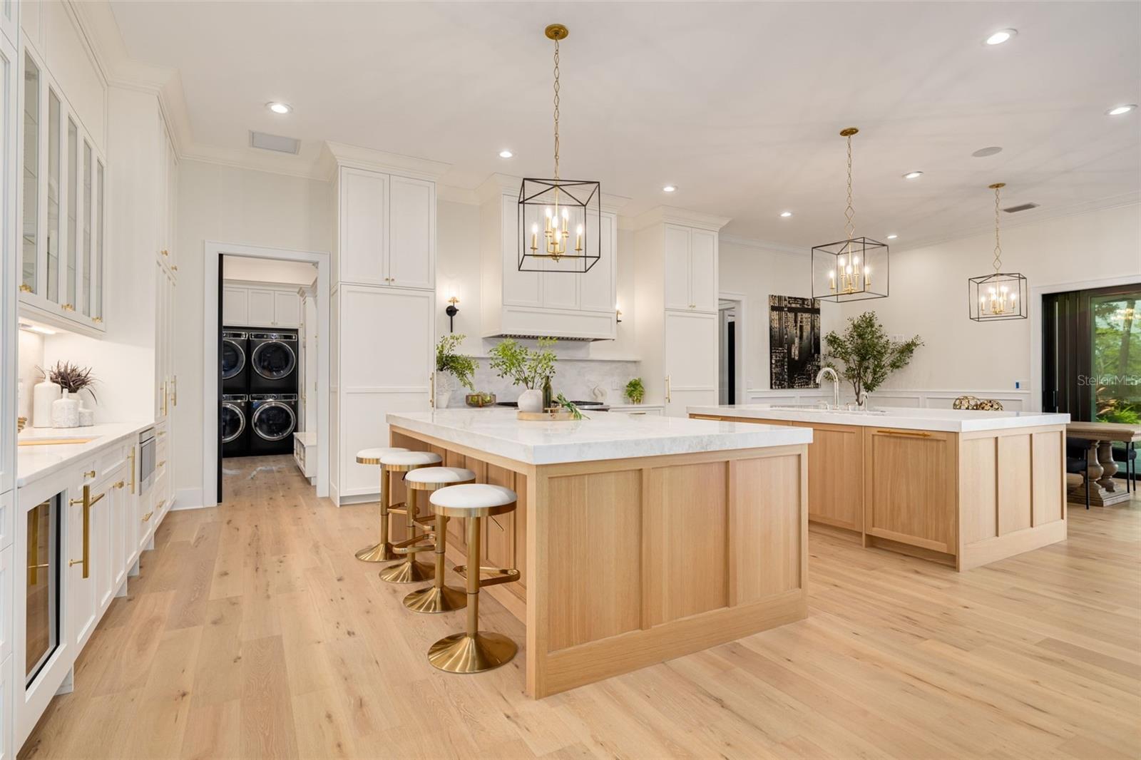 Image 10 of 49 For 634 Poinsettia Road