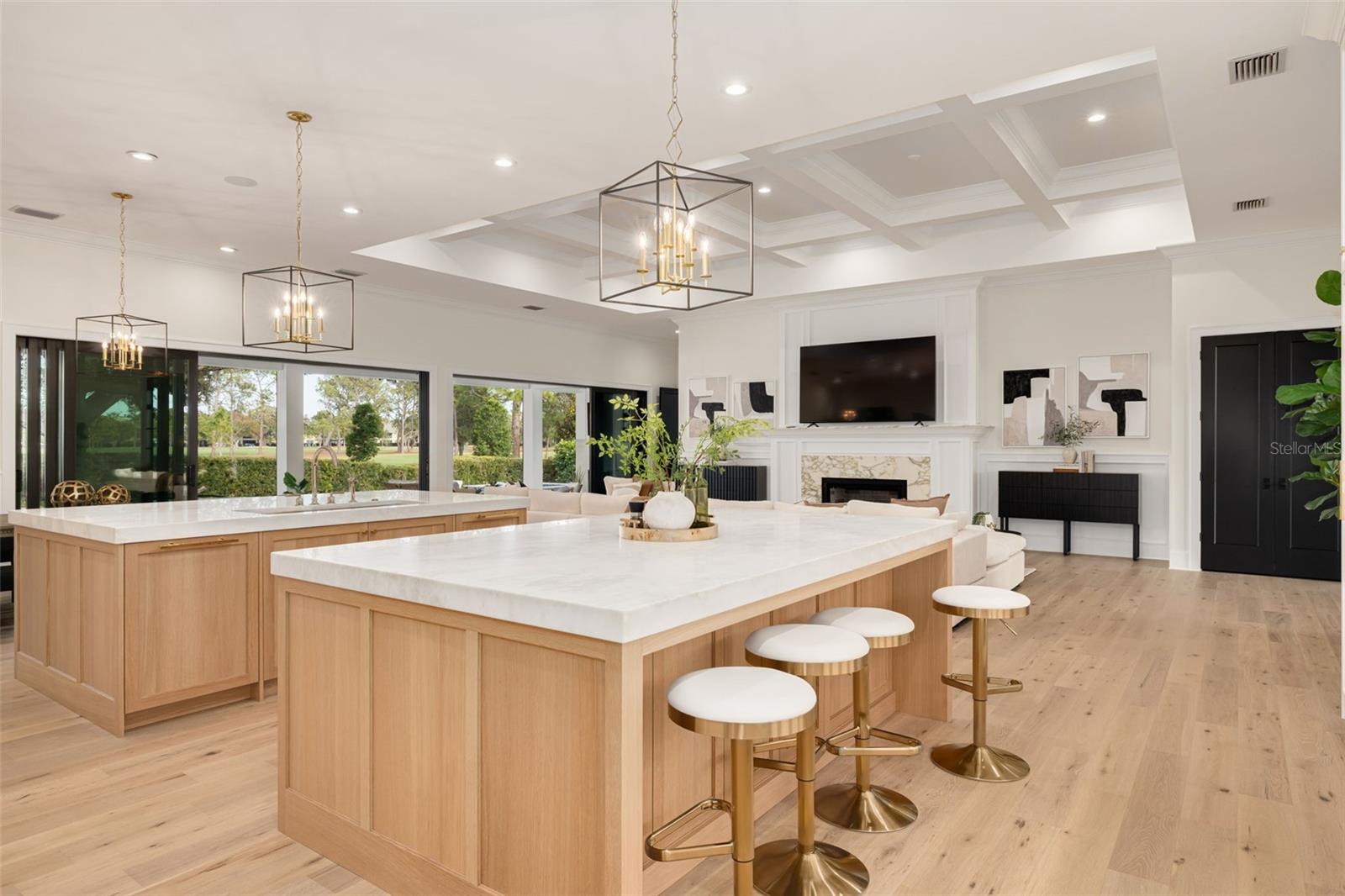 Image 11 of 49 For 634 Poinsettia Road