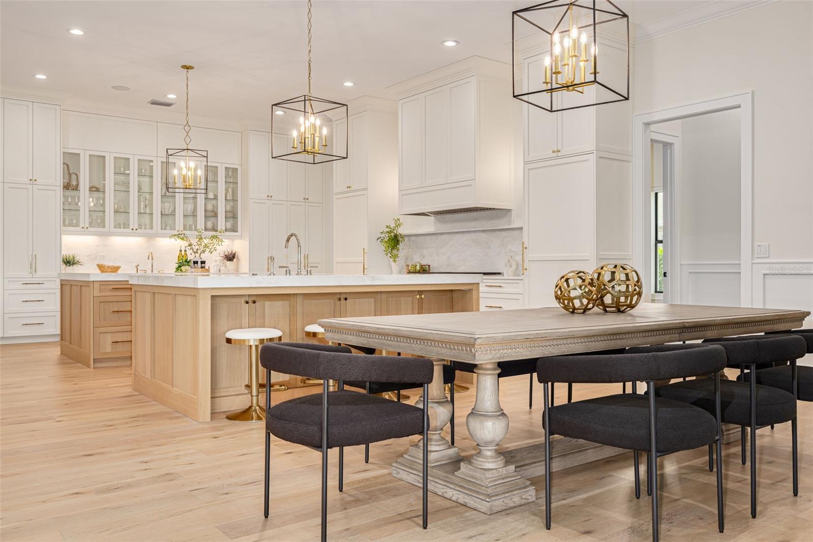 Image 14 of 49 For 634 Poinsettia Road