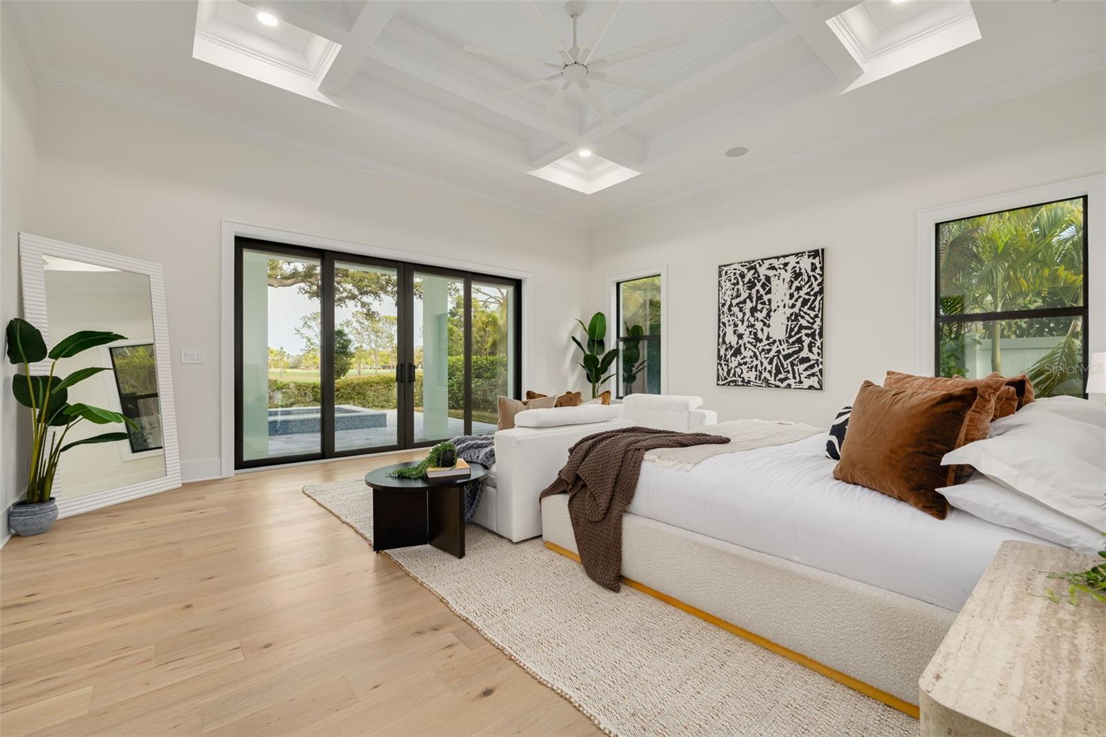 Image 15 of 49 For 634 Poinsettia Road