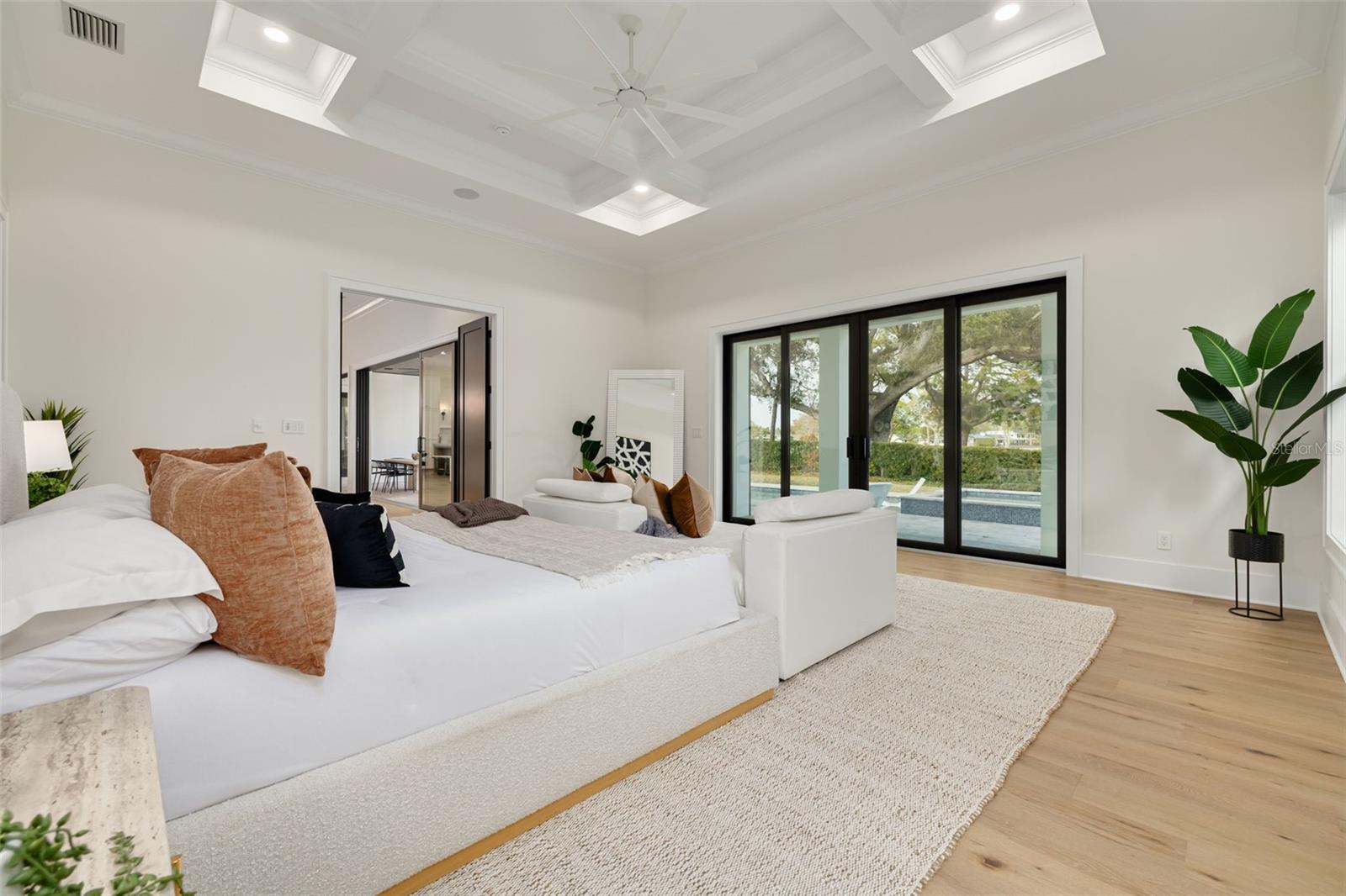 Image 16 of 49 For 634 Poinsettia Road